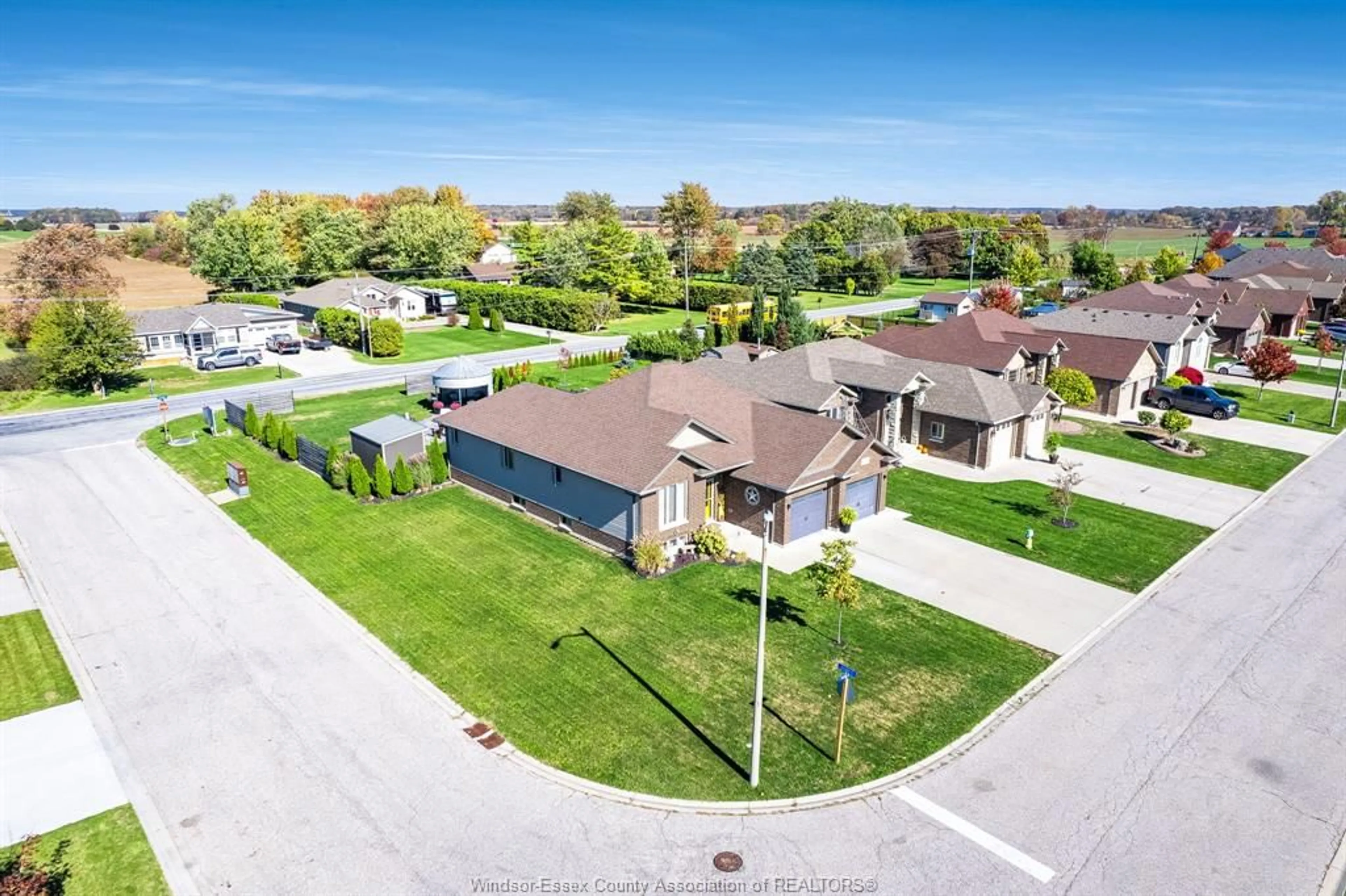 A pic from outside/outdoor area/front of a property/back of a property/a pic from drone, street for 350 SELLICK Dr, Harrow Ontario N0R 1G0