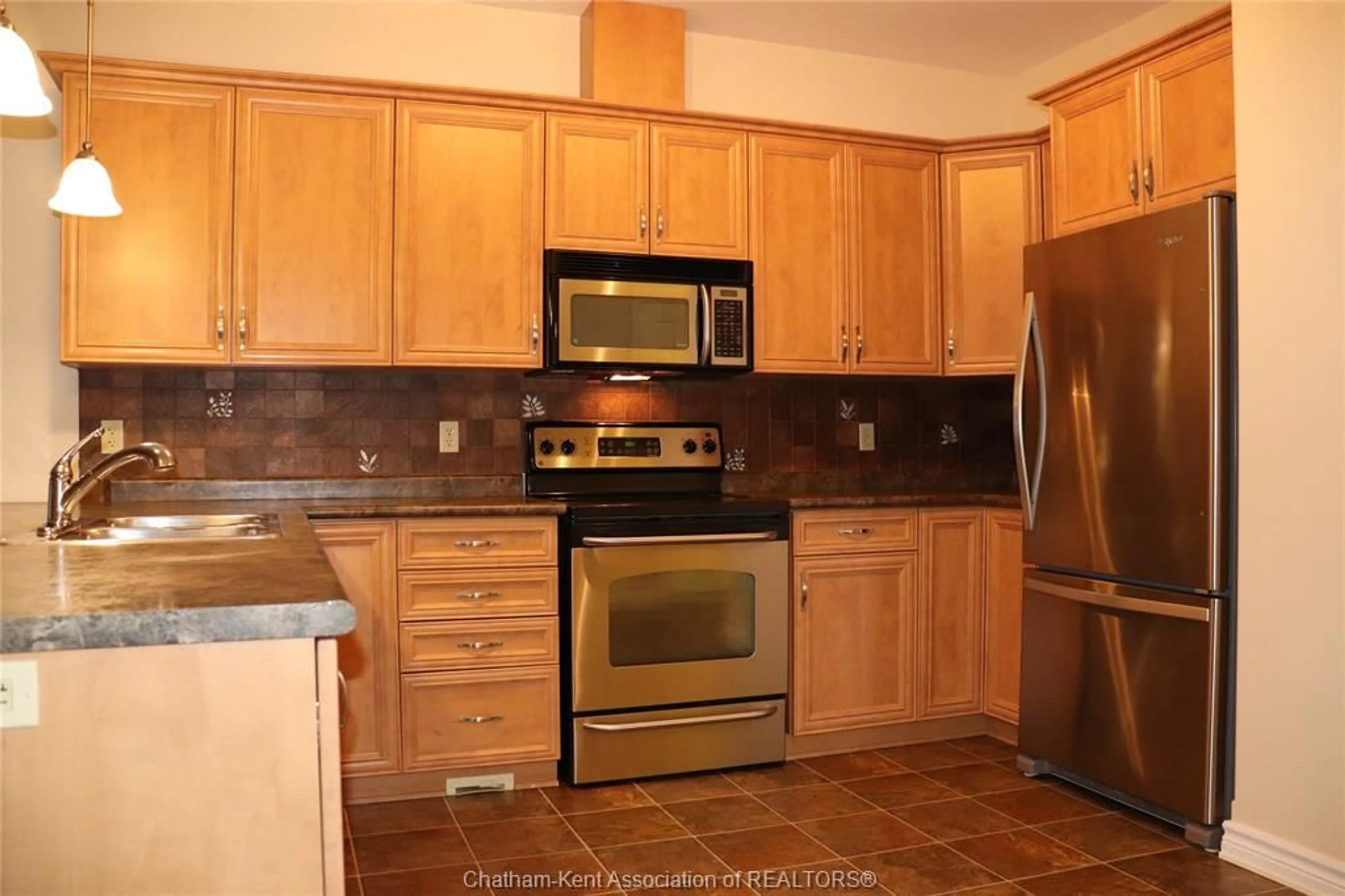 Standard kitchen, ceramic/tile floor for 6 Autumn Crt, Blenheim Ontario N0P 1A0