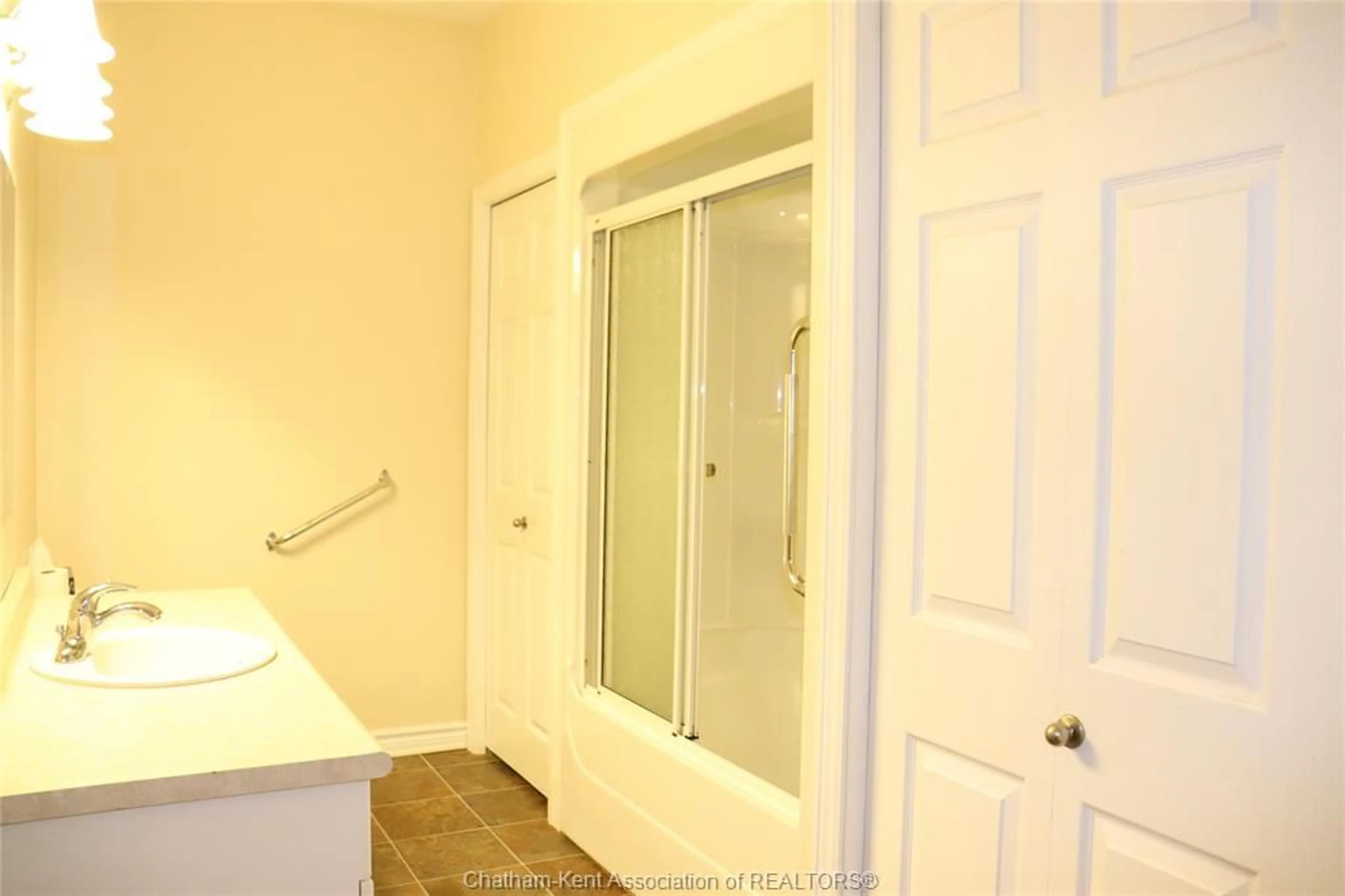 A pic of a room for 6 Autumn Crt, Blenheim Ontario N0P 1A0