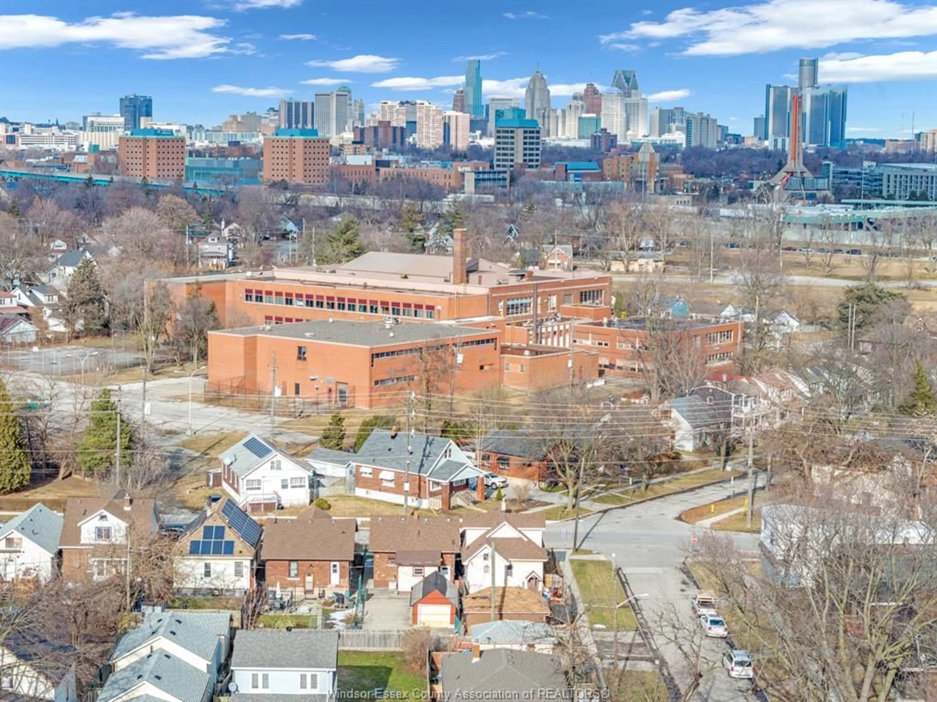 A pic from outside/outdoor area/front of a property/back of a property/a pic from drone, city buildings view from balcony for 787 BROCK St, Windsor Ontario N9C2T3