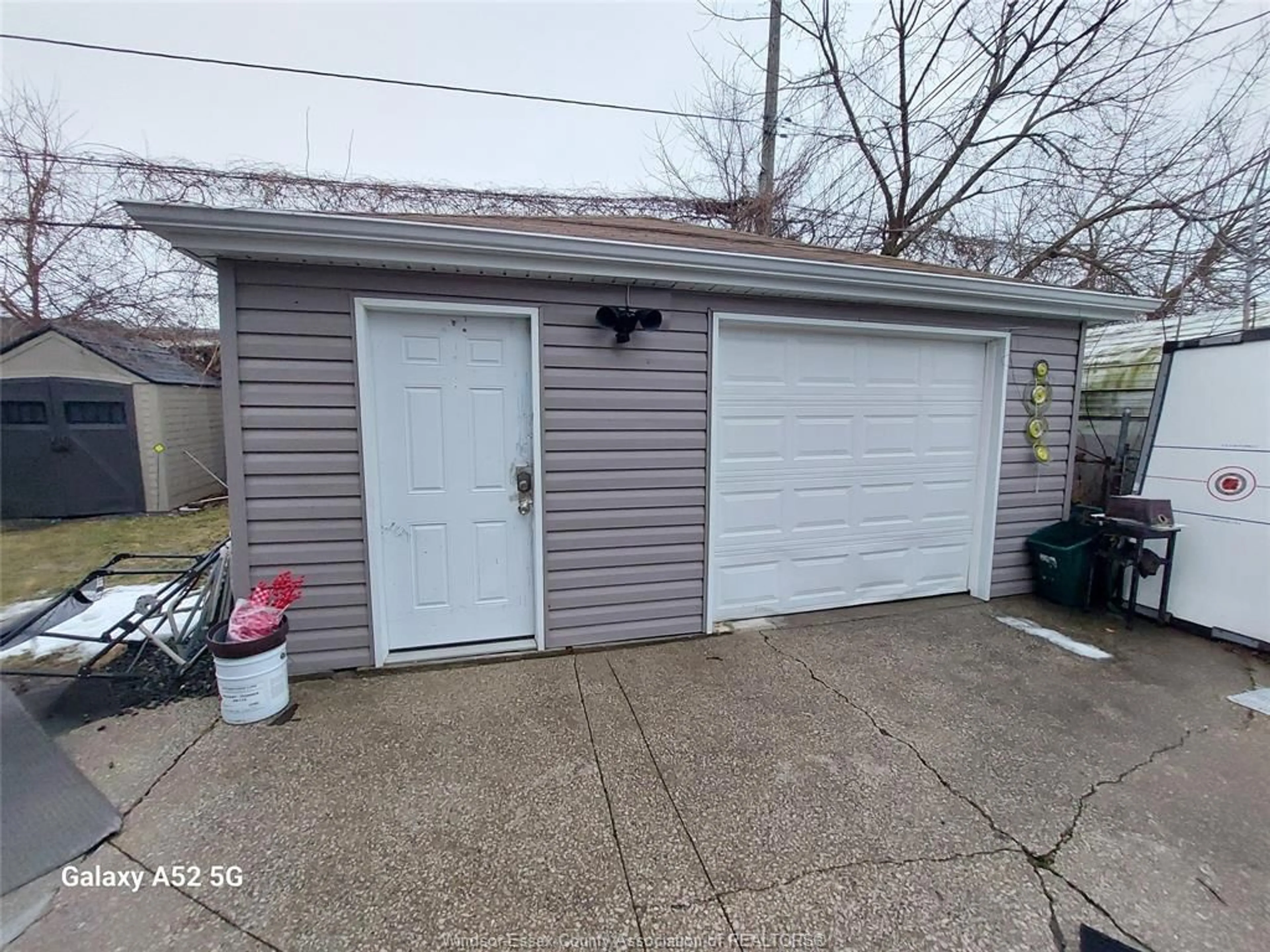 Shed for 1674 HICKORY Rd, Windsor Ontario N8Y 3T3