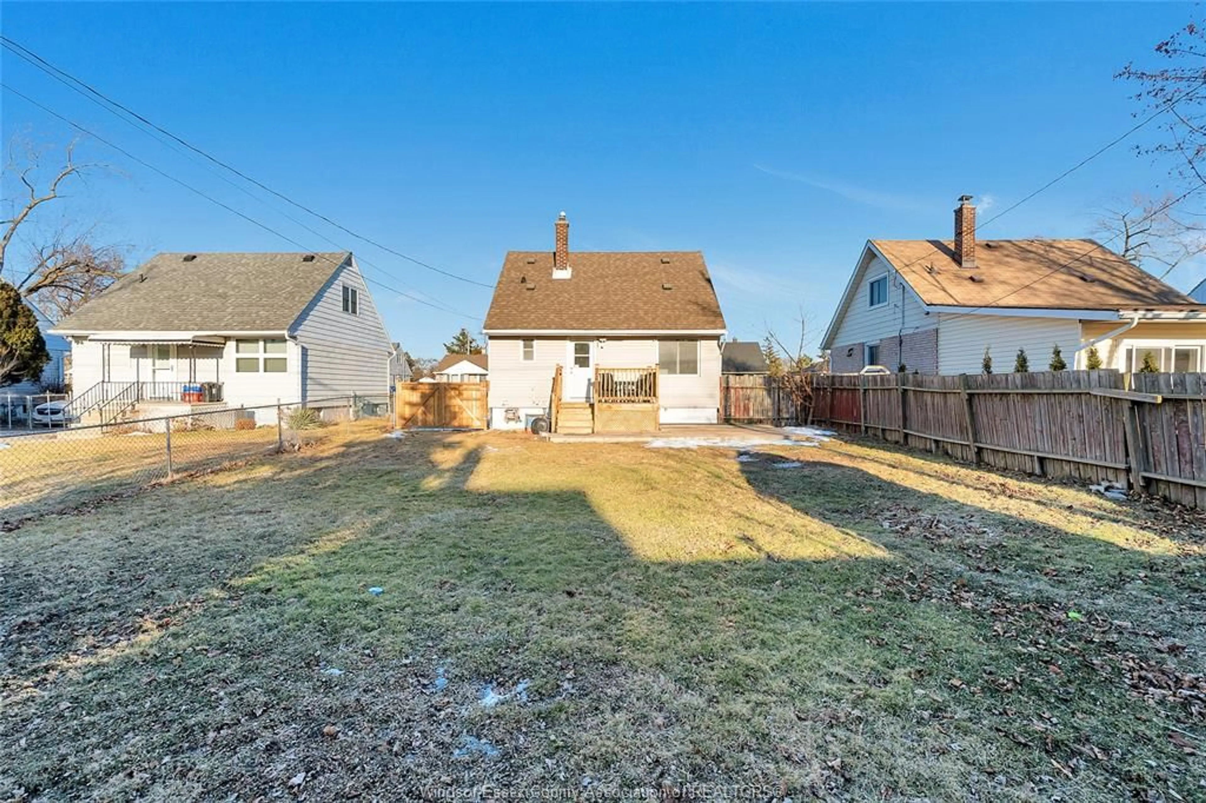 A pic from outside/outdoor area/front of a property/back of a property/a pic from drone, street for 1851 NORMAN Rd, Windsor Ontario N8T 1R9