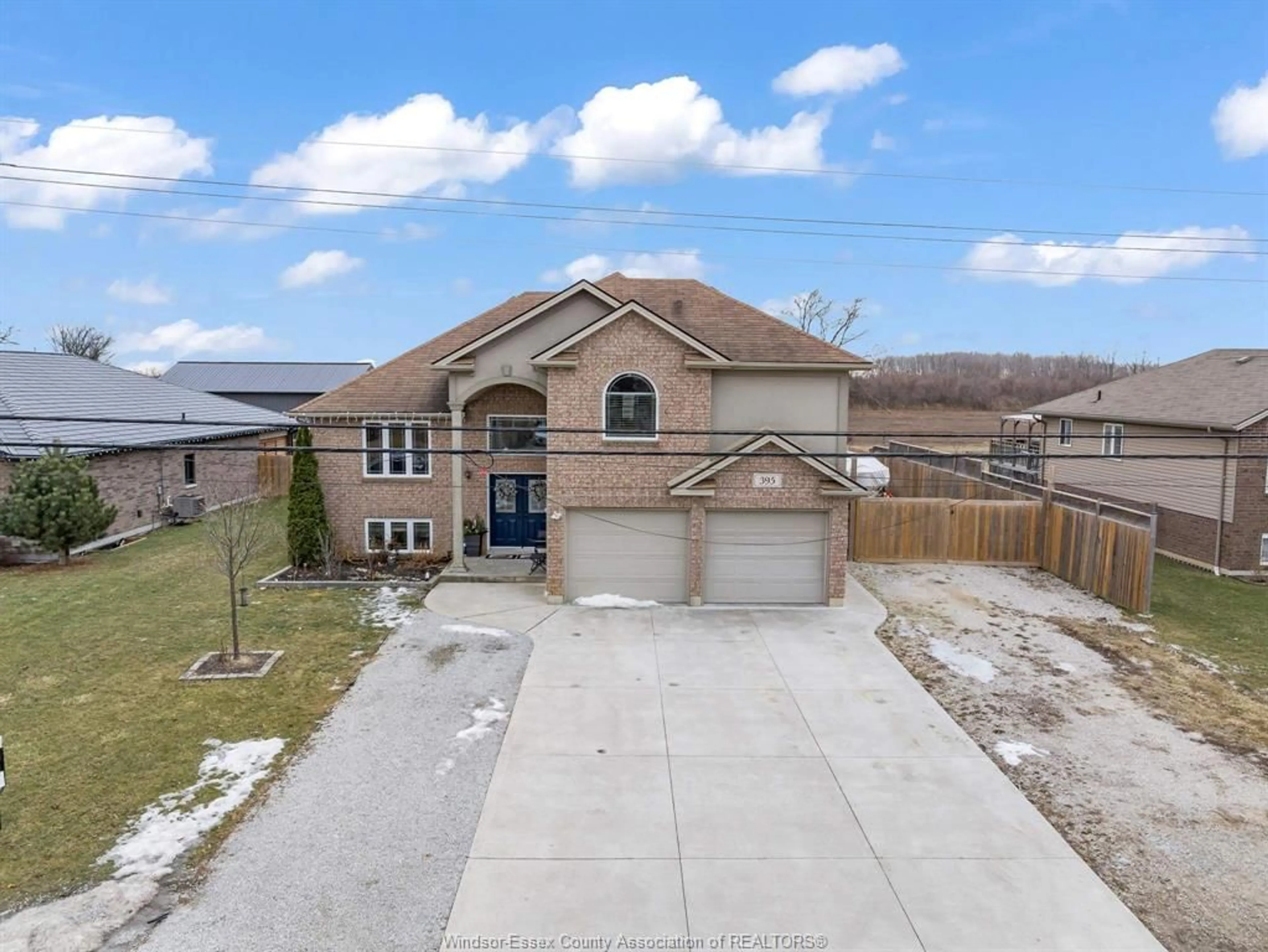 A pic from outside/outdoor area/front of a property/back of a property/a pic from drone, unknown for 395 Texas Rd, Amherstburg Ontario N9V 2R8