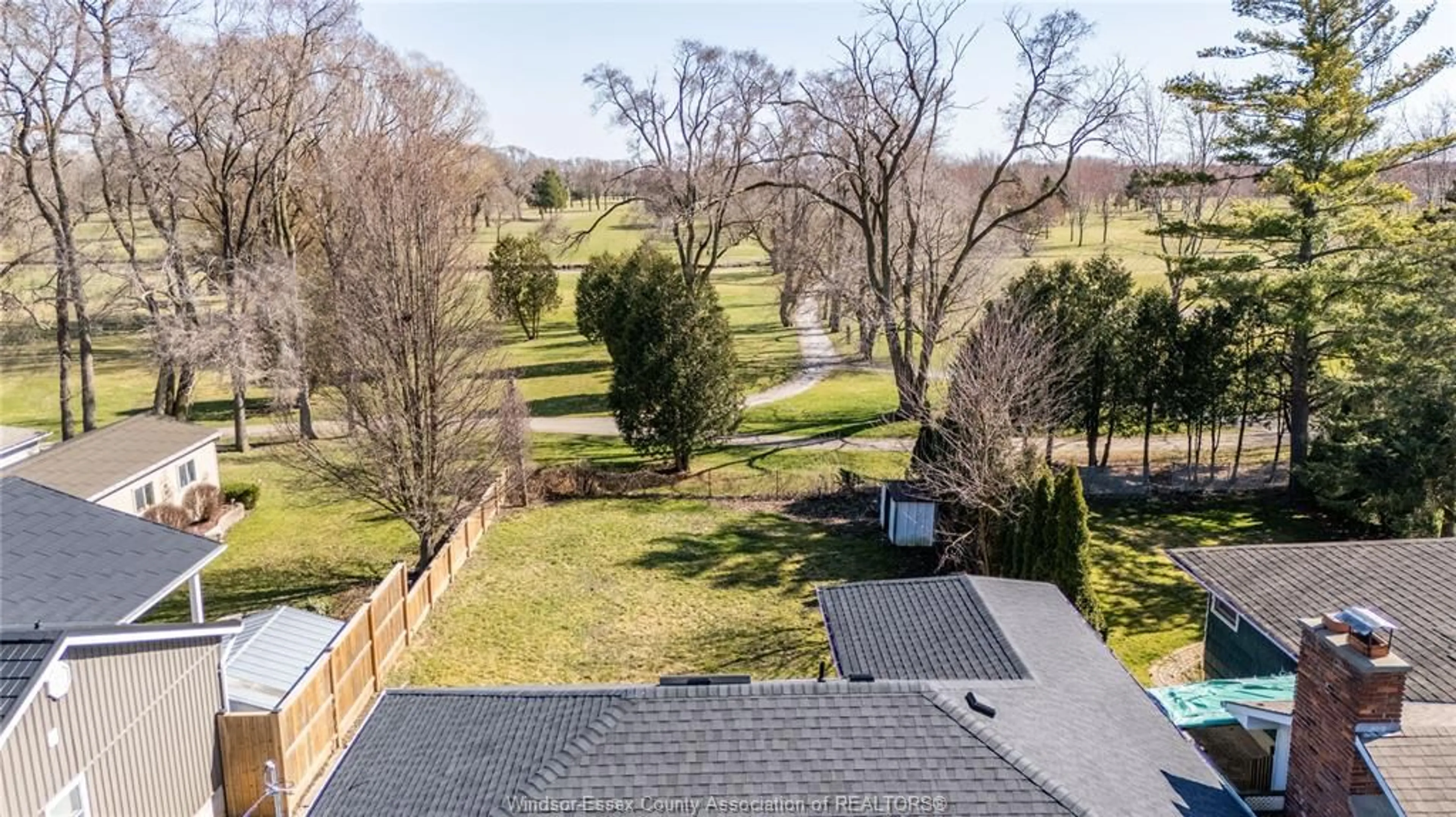 A pic from outside/outdoor area/front of a property/back of a property/a pic from drone, water/lake/river/ocean view for 416 INDIAN CREEK Dr, Chatham Ontario N7M 2E2