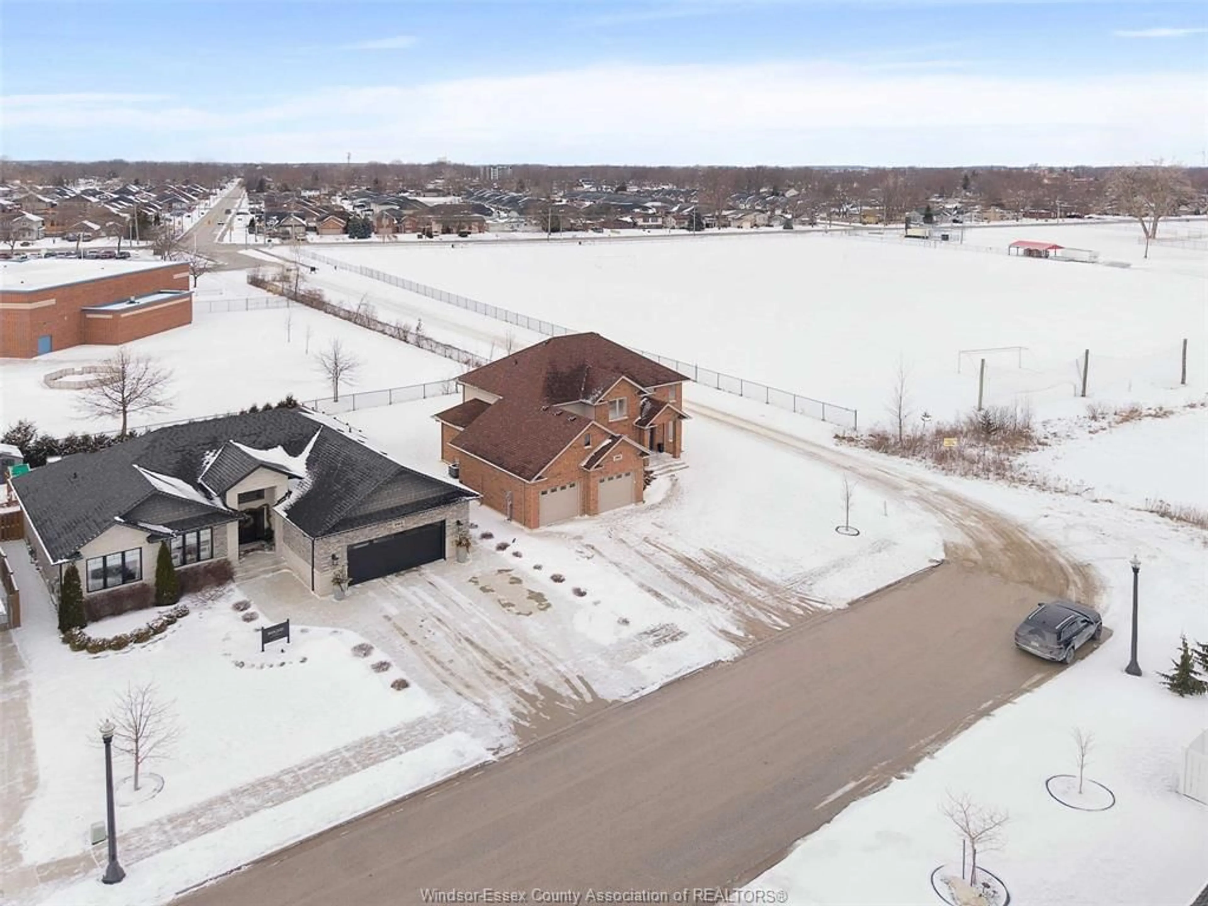 A pic from outside/outdoor area/front of a property/back of a property/a pic from drone, unknown for 201 MORTON, Essex Ontario N8M 0C5