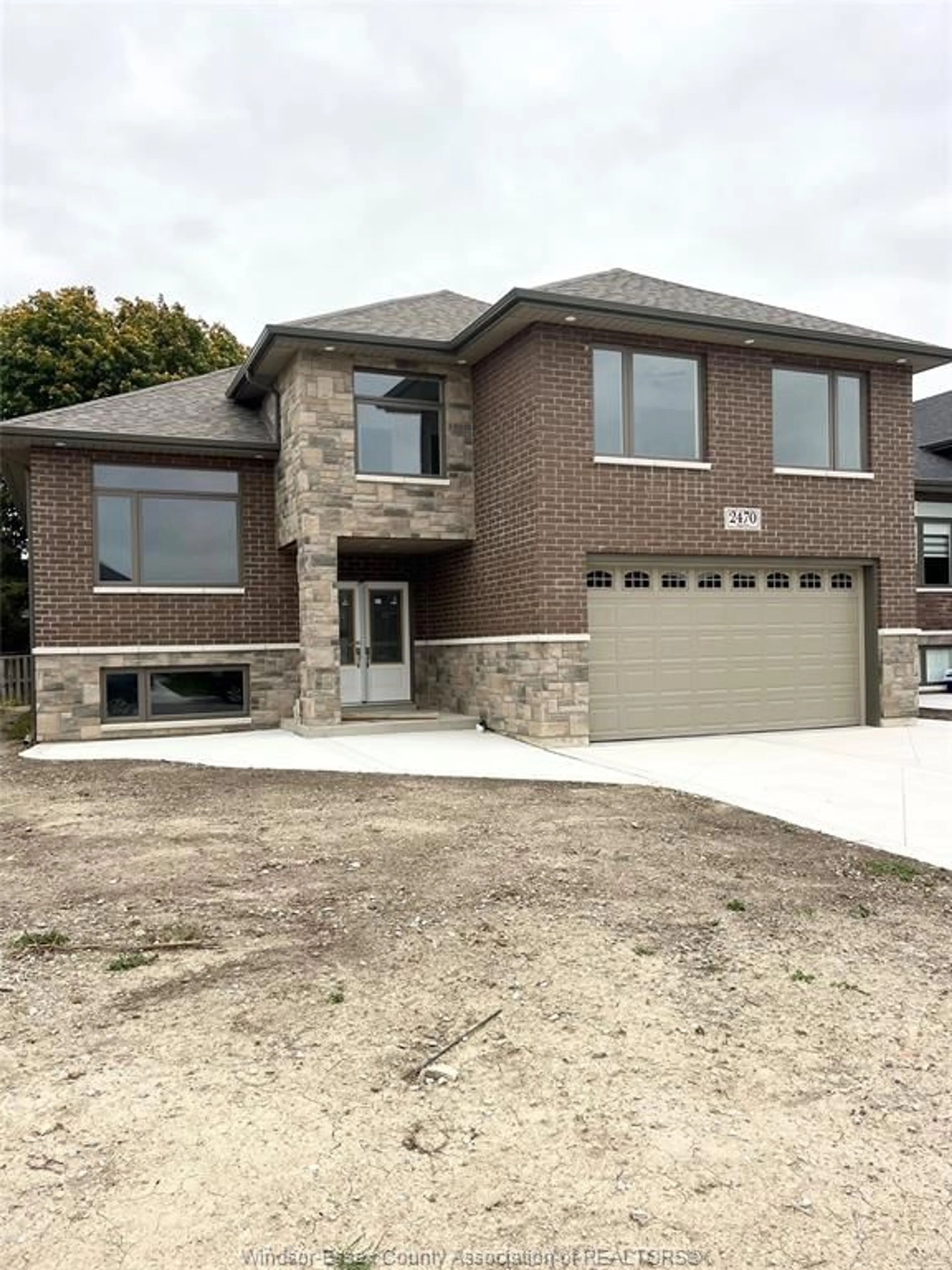 Home with brick exterior material, building for 2470 ROXBOROUGH, Windsor Ontario N9E 0A9