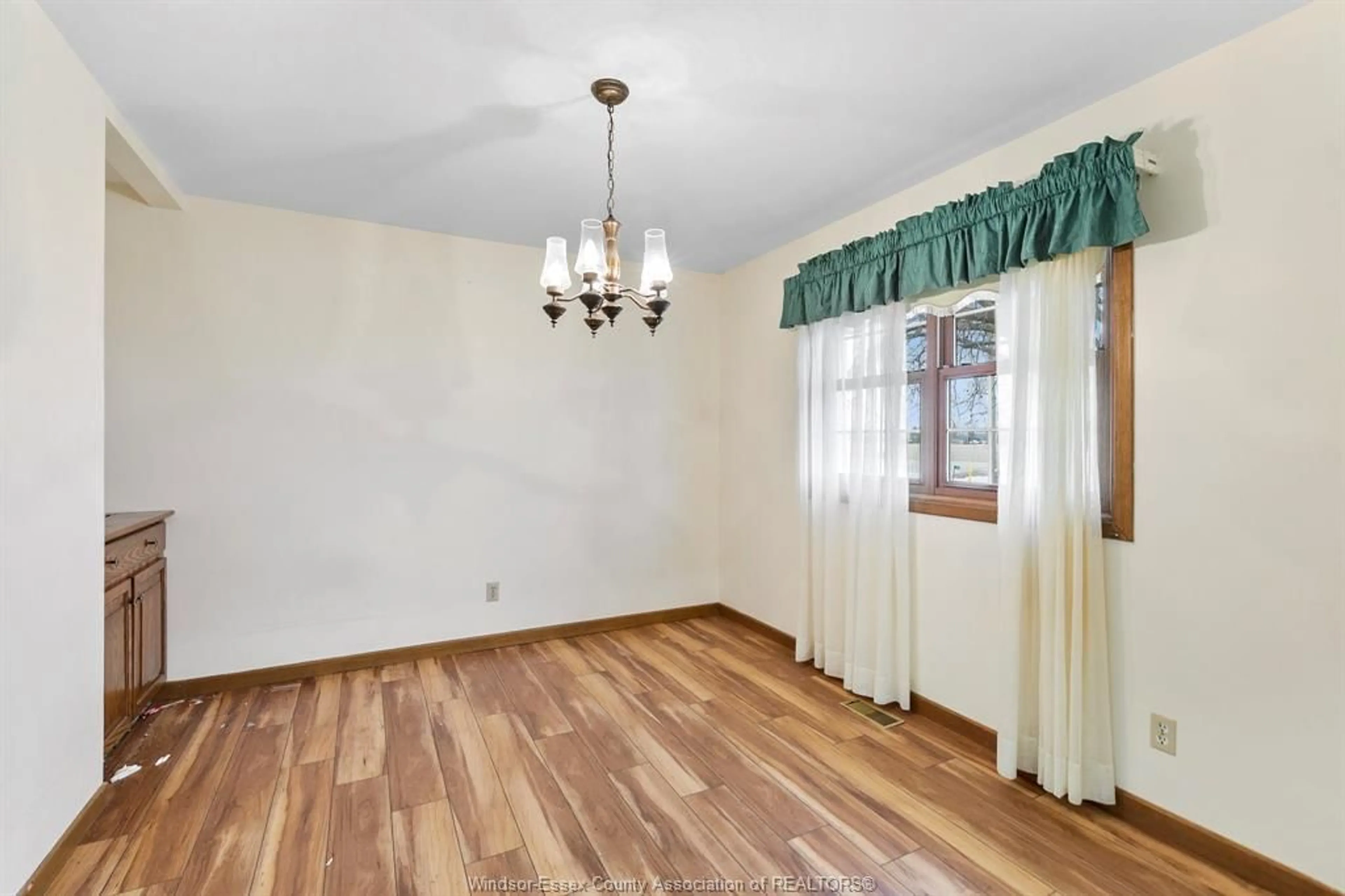 A pic of a room for 614 COUNTY RD 8, Kingsville Ontario N0R 1V0