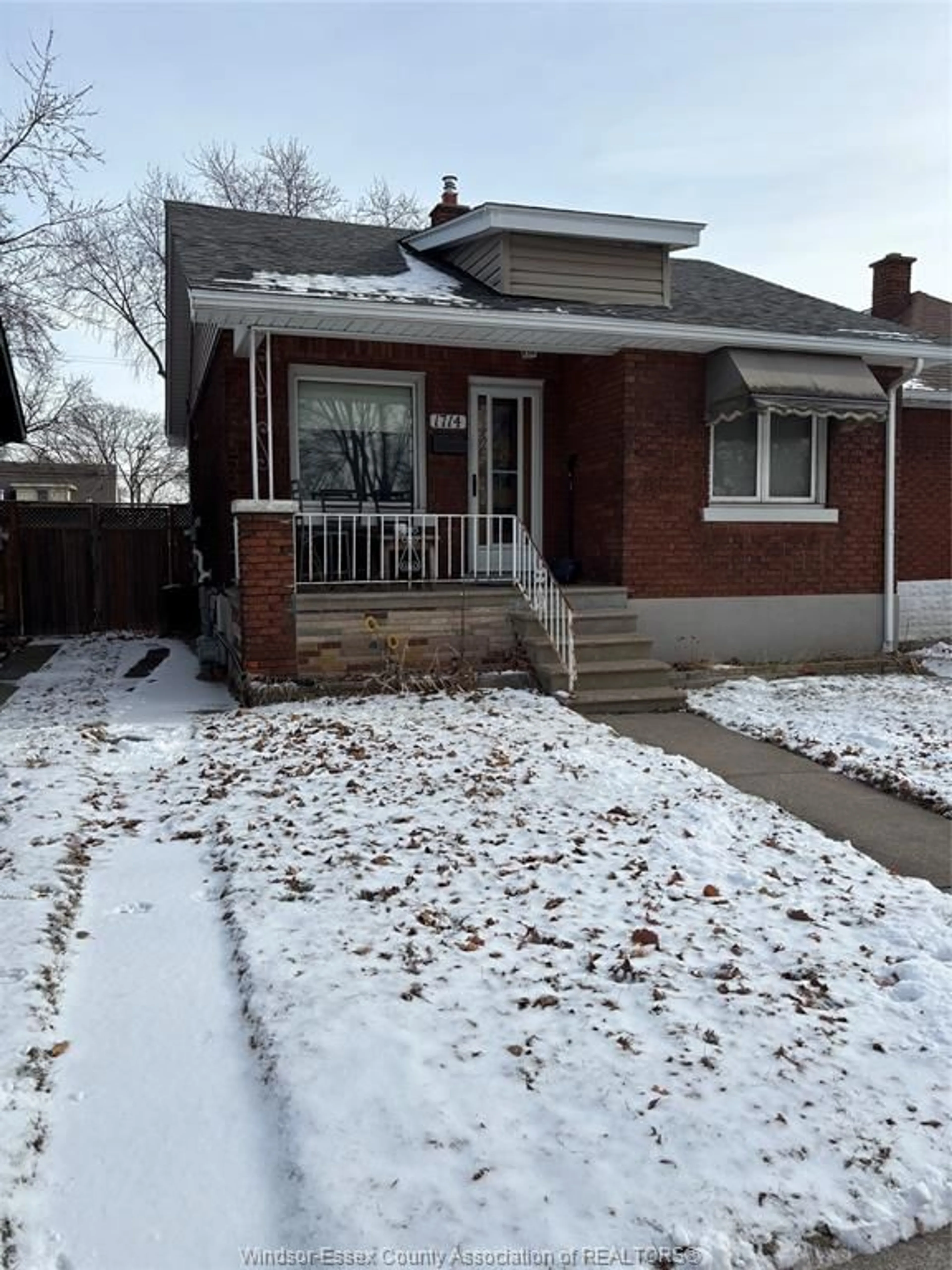 Home with brick exterior material, street for 1714 GLADSTONE Ave, Windsor Ontario N9A 4X7