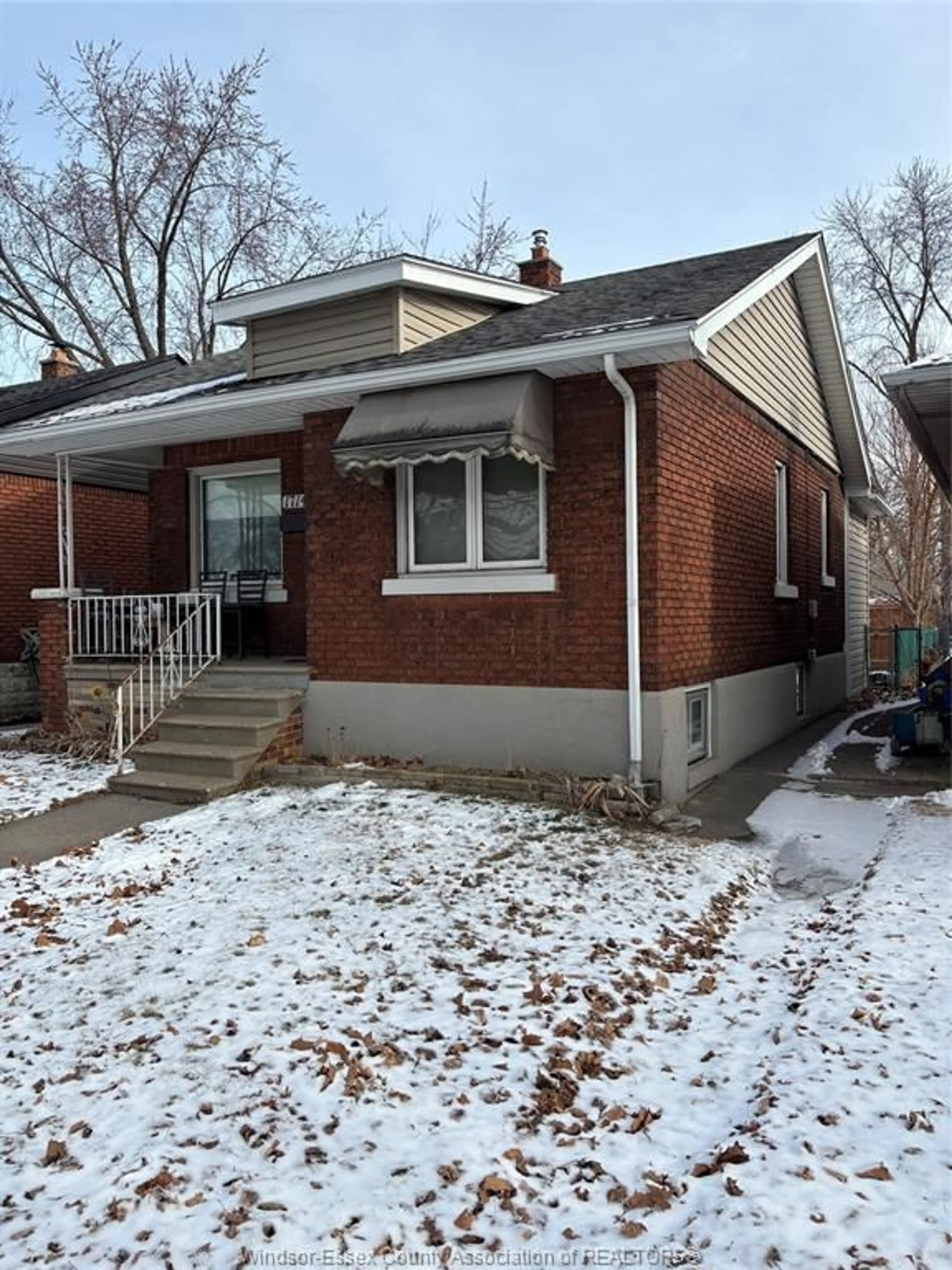 Home with brick exterior material, street for 1714 GLADSTONE Ave, Windsor Ontario N9A 4X7