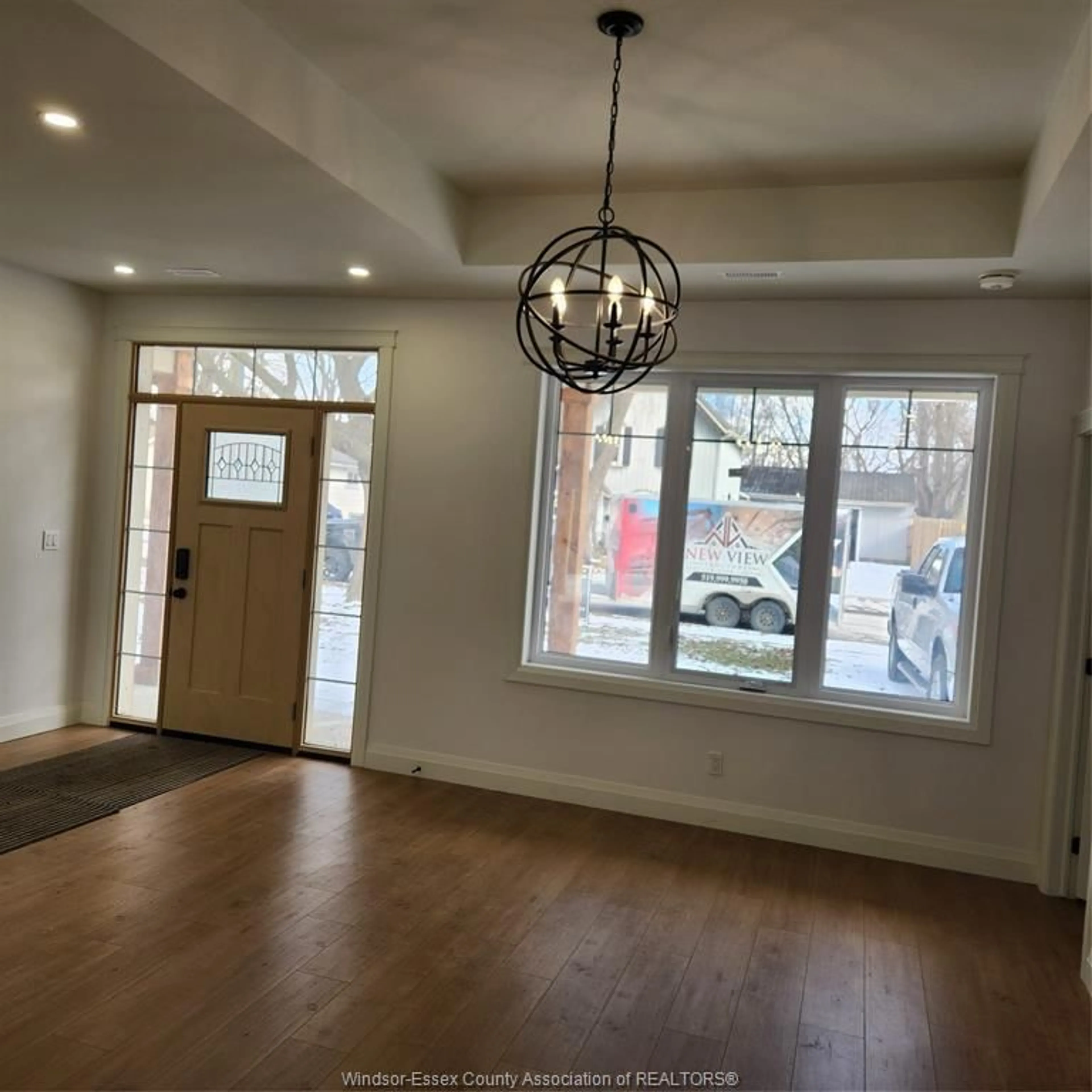 Indoor foyer for 86 Princess St, Chatham Ontario N7M 4M7