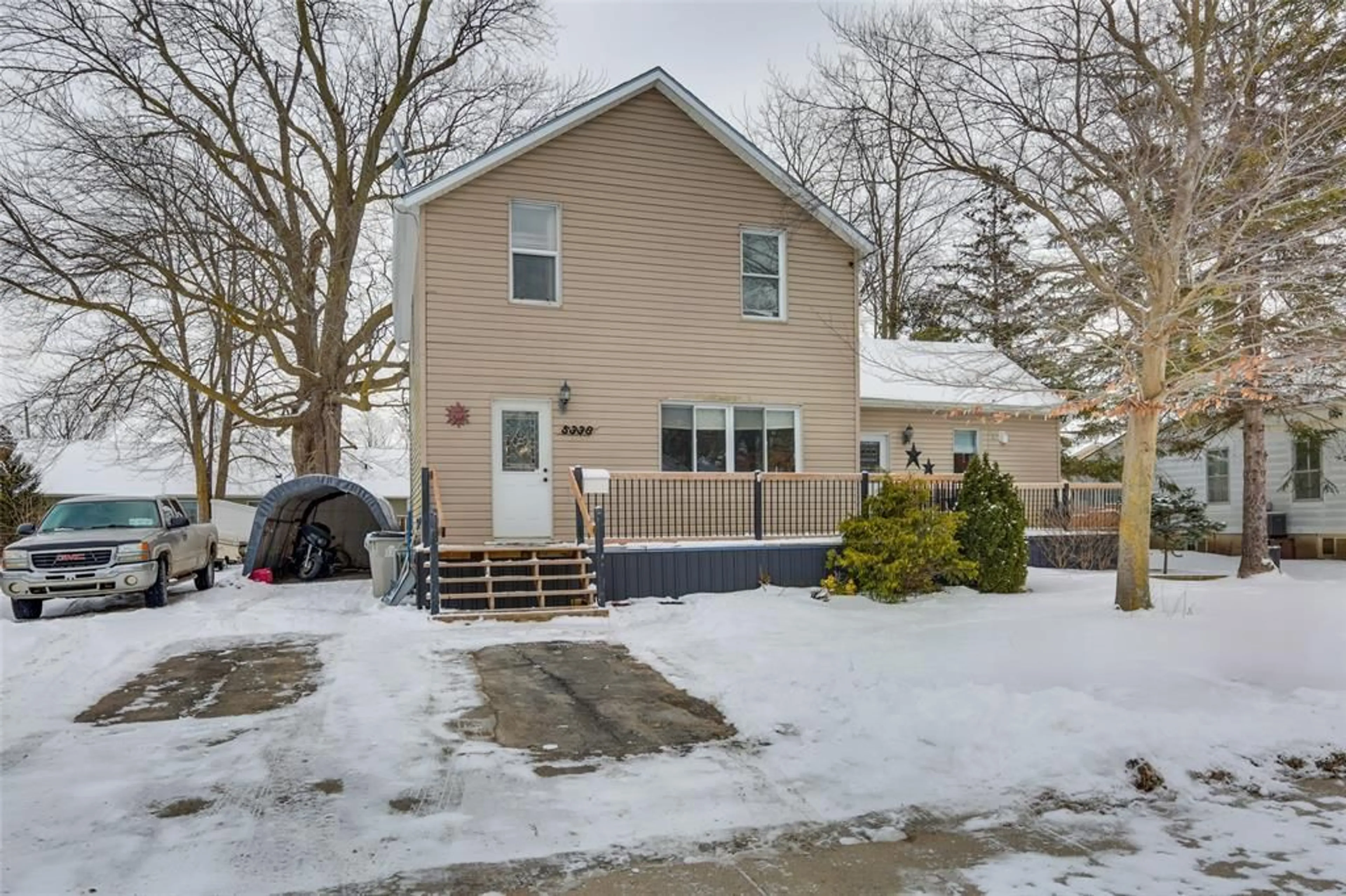 A pic from outside/outdoor area/front of a property/back of a property/a pic from drone, street for 5338 NAUVOO Rd, Warwick-Watford Ontario N0M 2S0