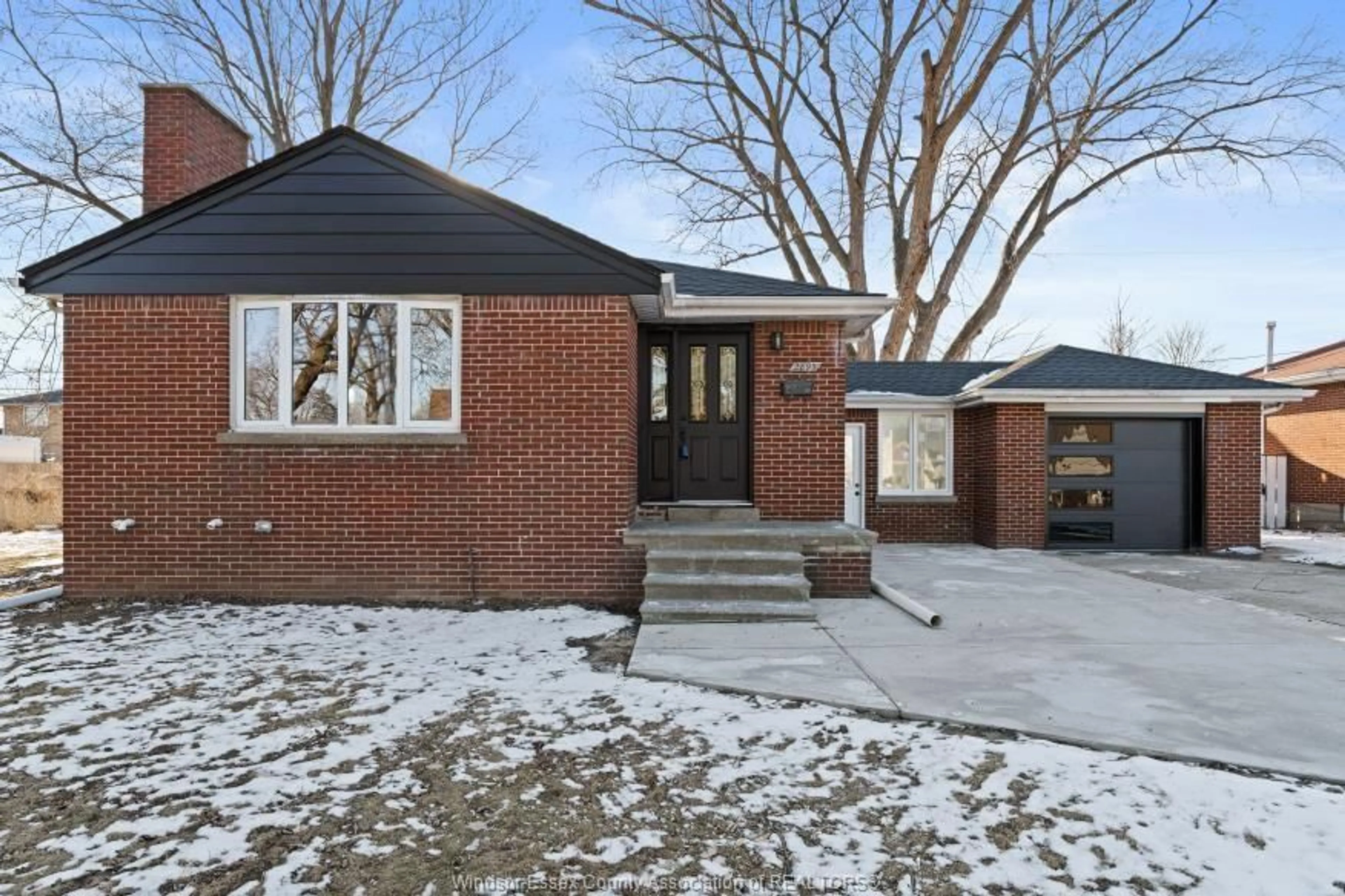 Home with brick exterior material, street for 2895 ASKIN Ave, Windsor Ontario N9E 3J1