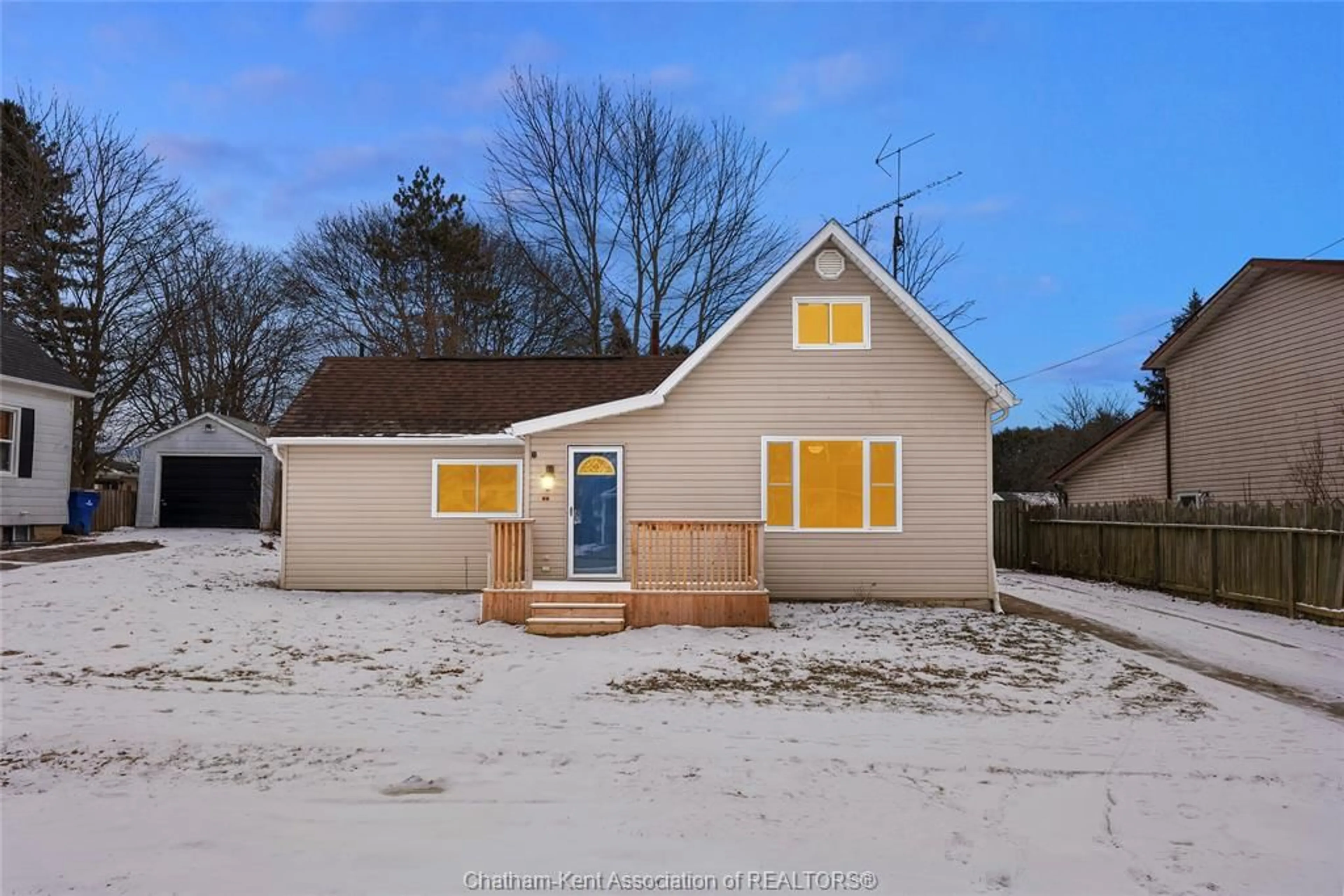 A pic from outside/outdoor area/front of a property/back of a property/a pic from drone, building for 58 DAVID St, Ridgetown Ontario N0P 2C0