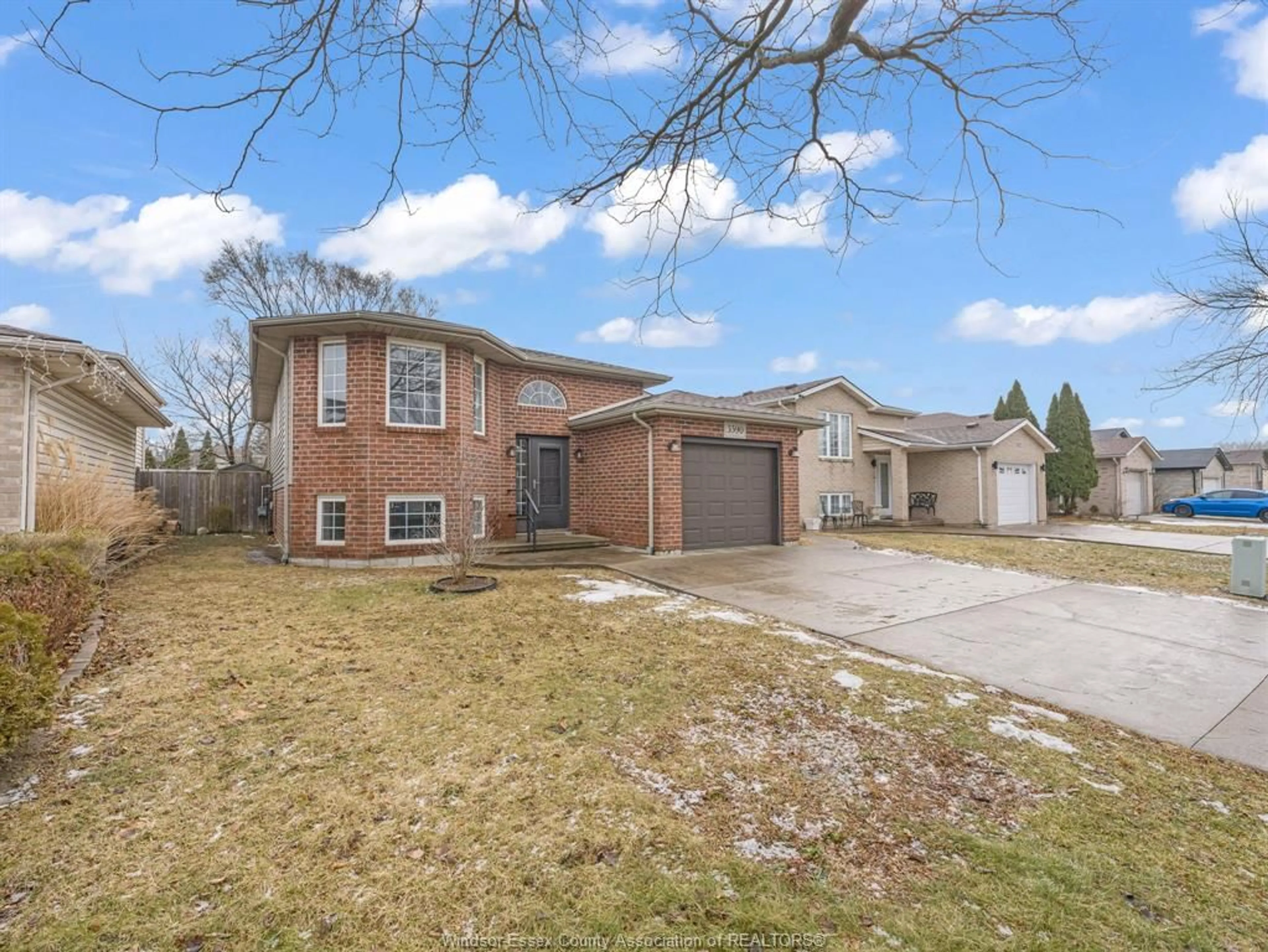 A pic from outside/outdoor area/front of a property/back of a property/a pic from drone, street for 3590 CARIBOU Cres, Windsor Ontario N8W 5T2