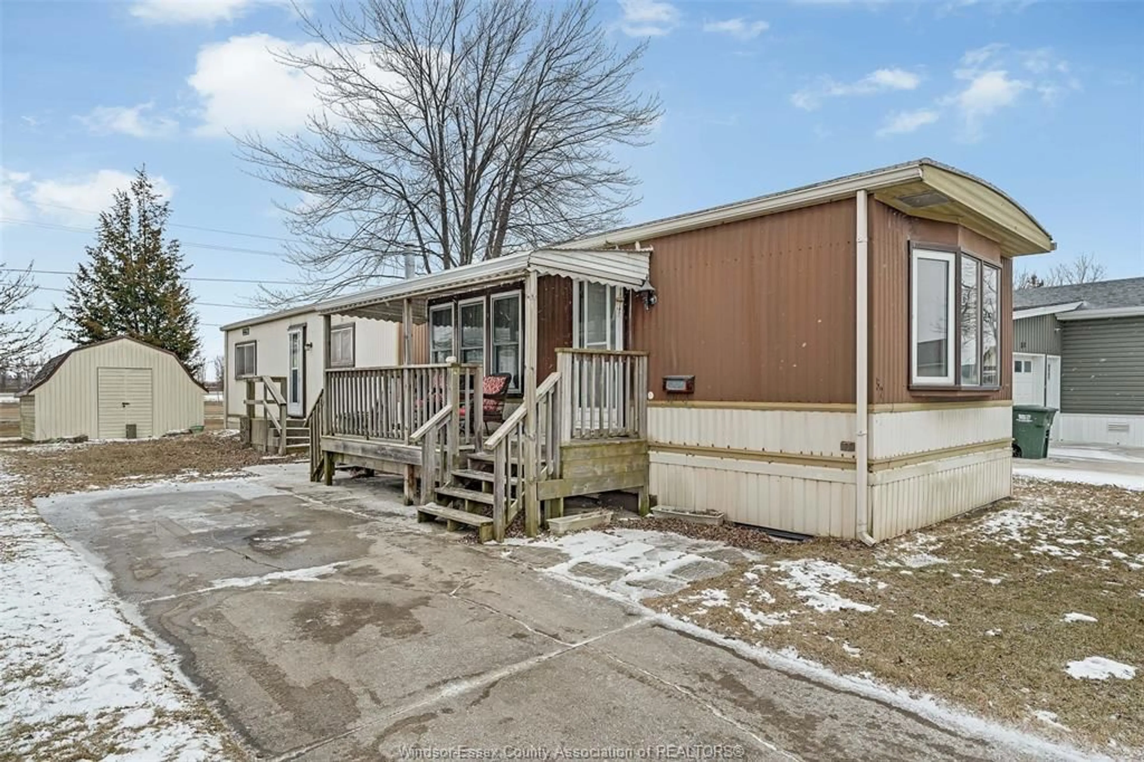 Unknown for 52 MIRIAM Crt, Essex Ontario N8M 1Z4