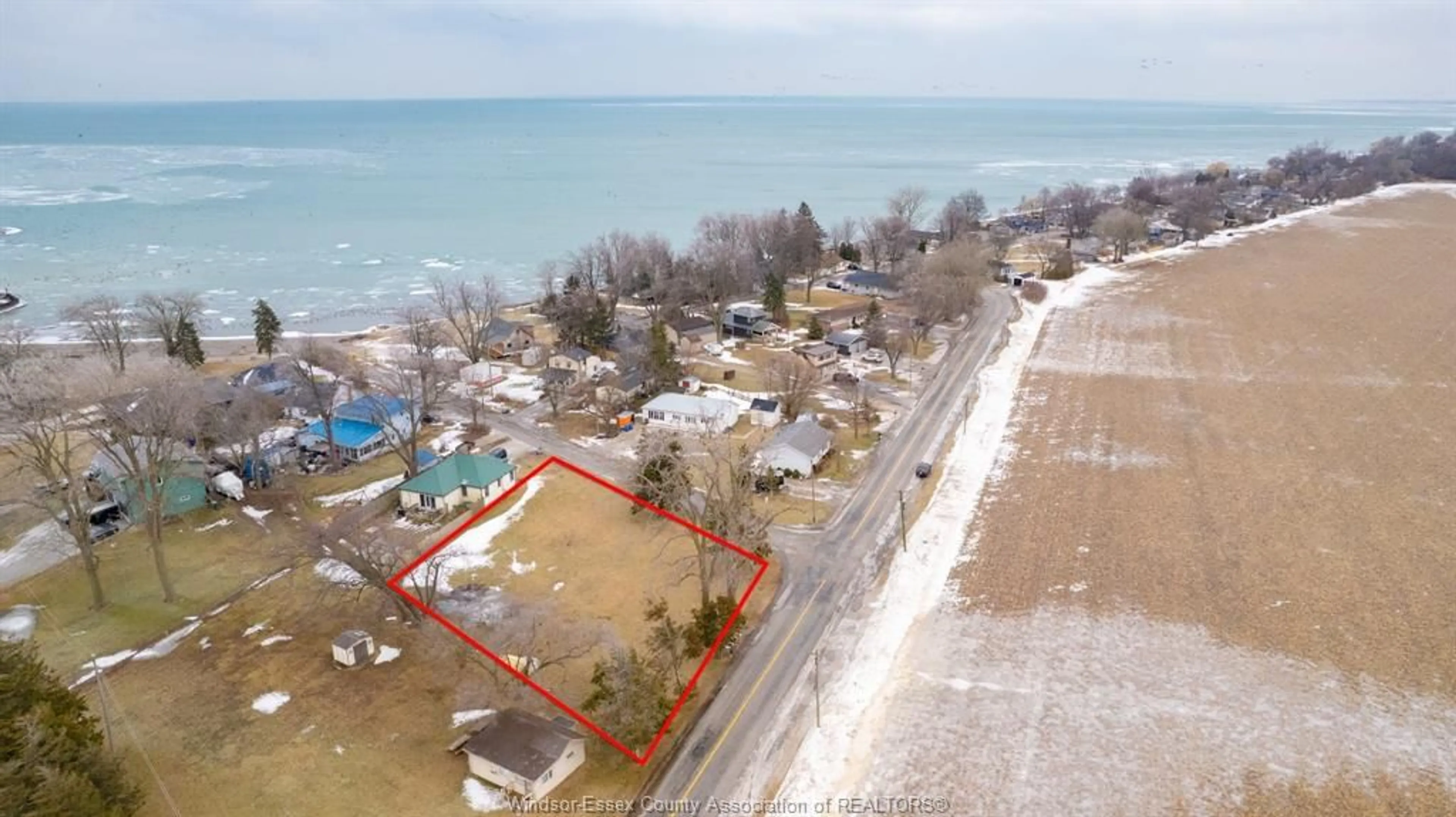 A pic from outside/outdoor area/front of a property/back of a property/a pic from drone, water/lake/river/ocean view for 5 BEACH, Leamington Ontario N0P 2P0