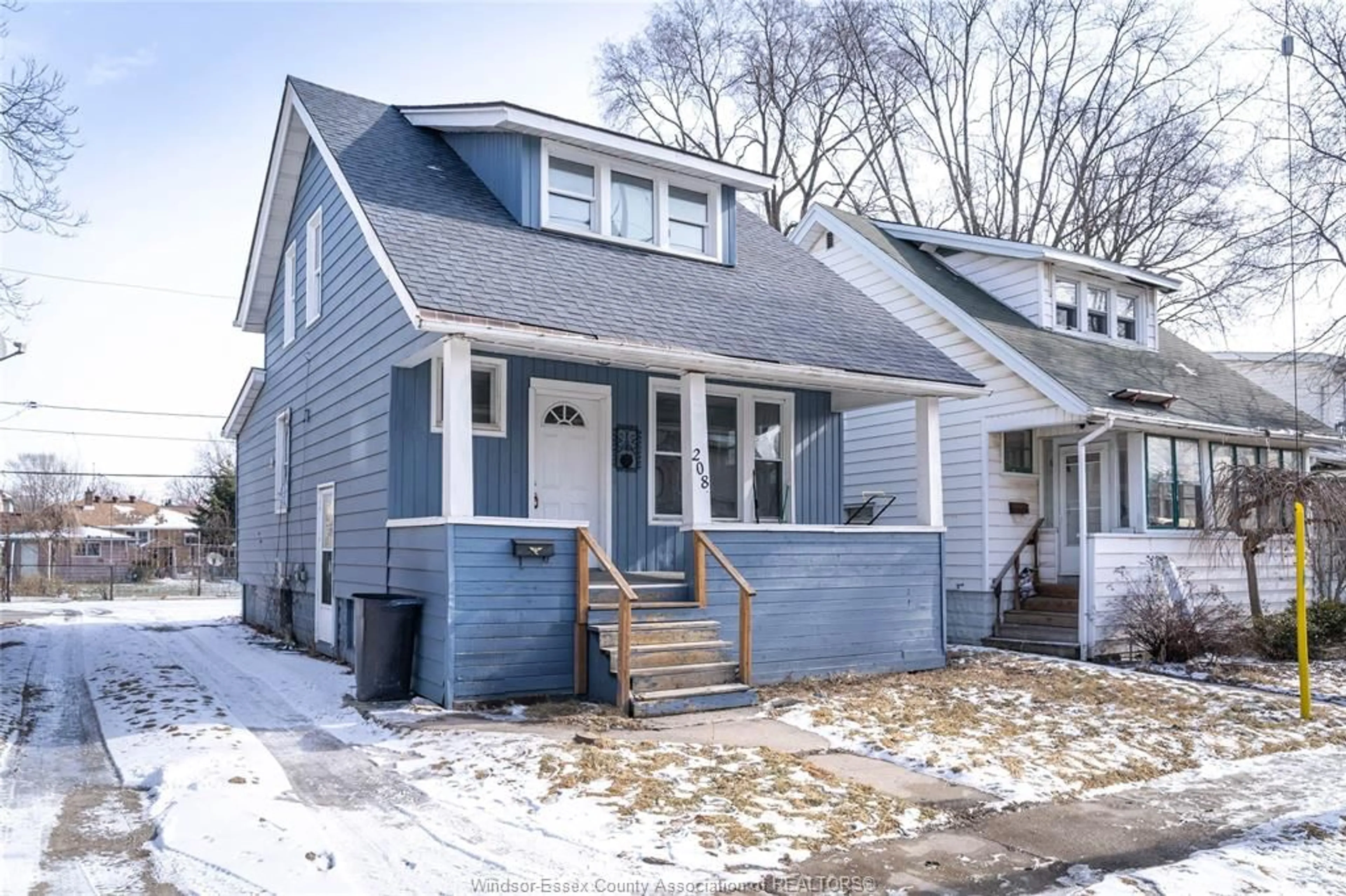 Home with vinyl exterior material, street for 208 JOSEPHINE Ave, Windsor Ontario N9B 2K8