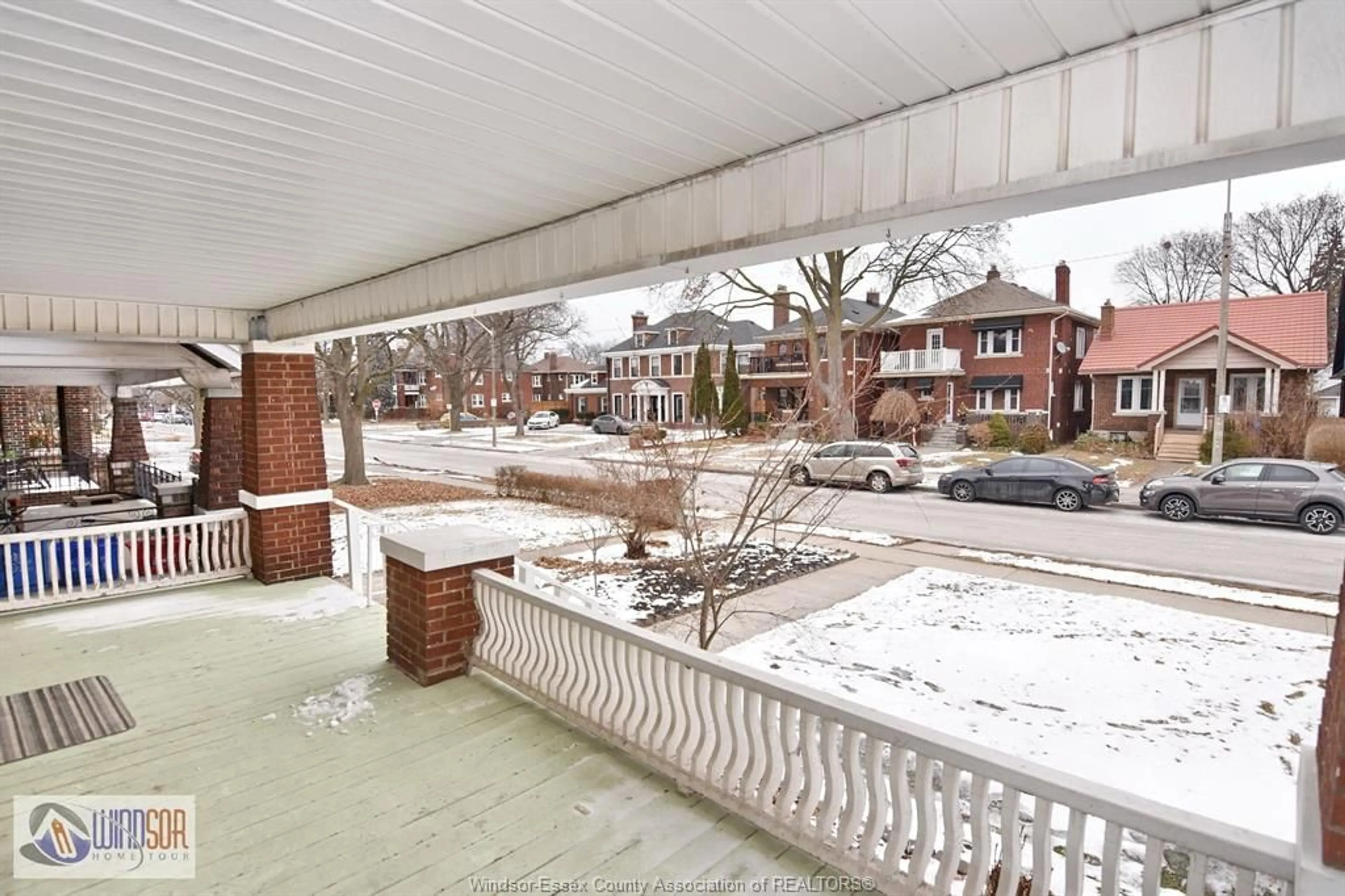 Patio, street for 1637 VICTORIA, Windsor Ontario N8X 1P6