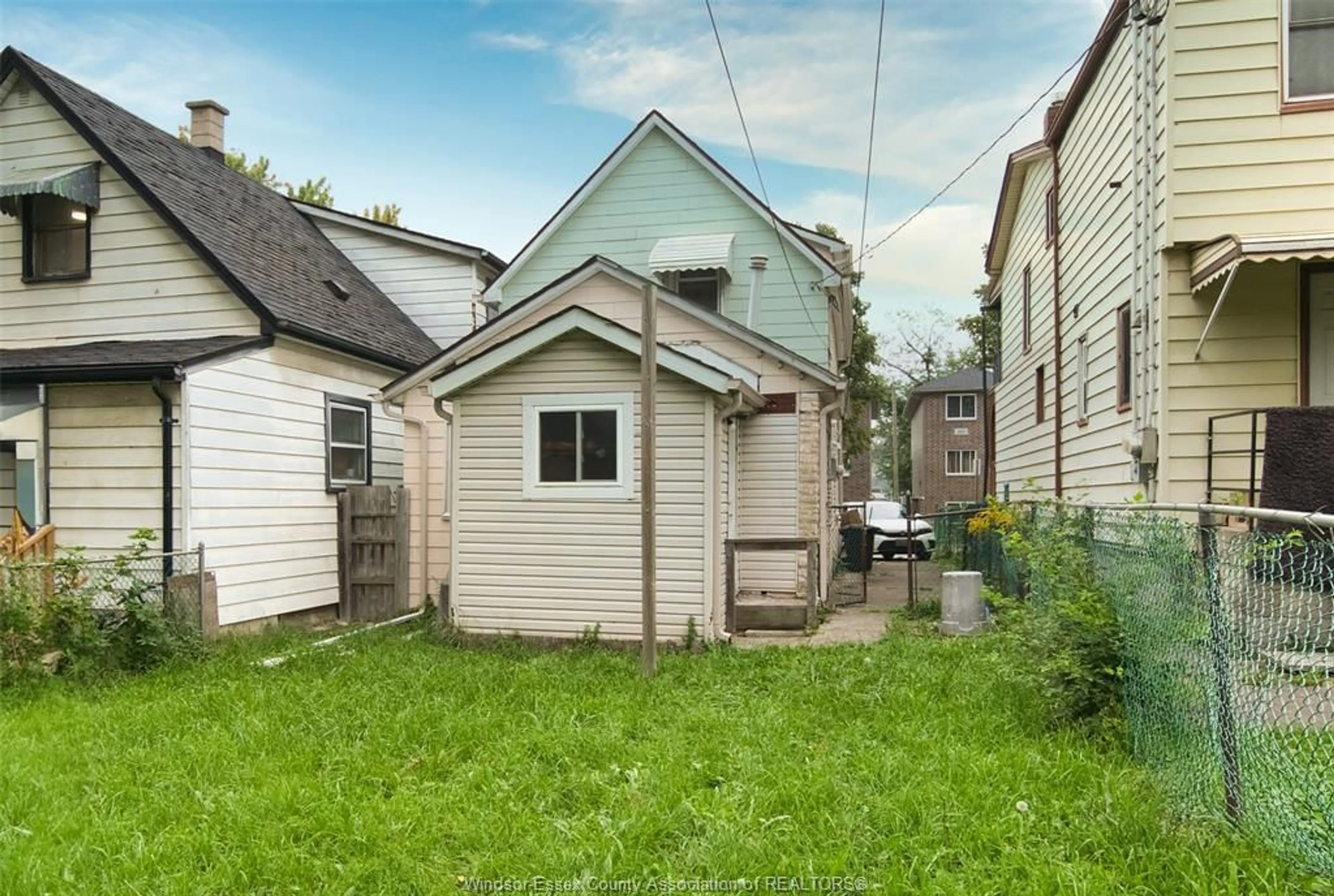 Shed for 477 BRIDGE Ave, Windsor Ontario N9B2M3