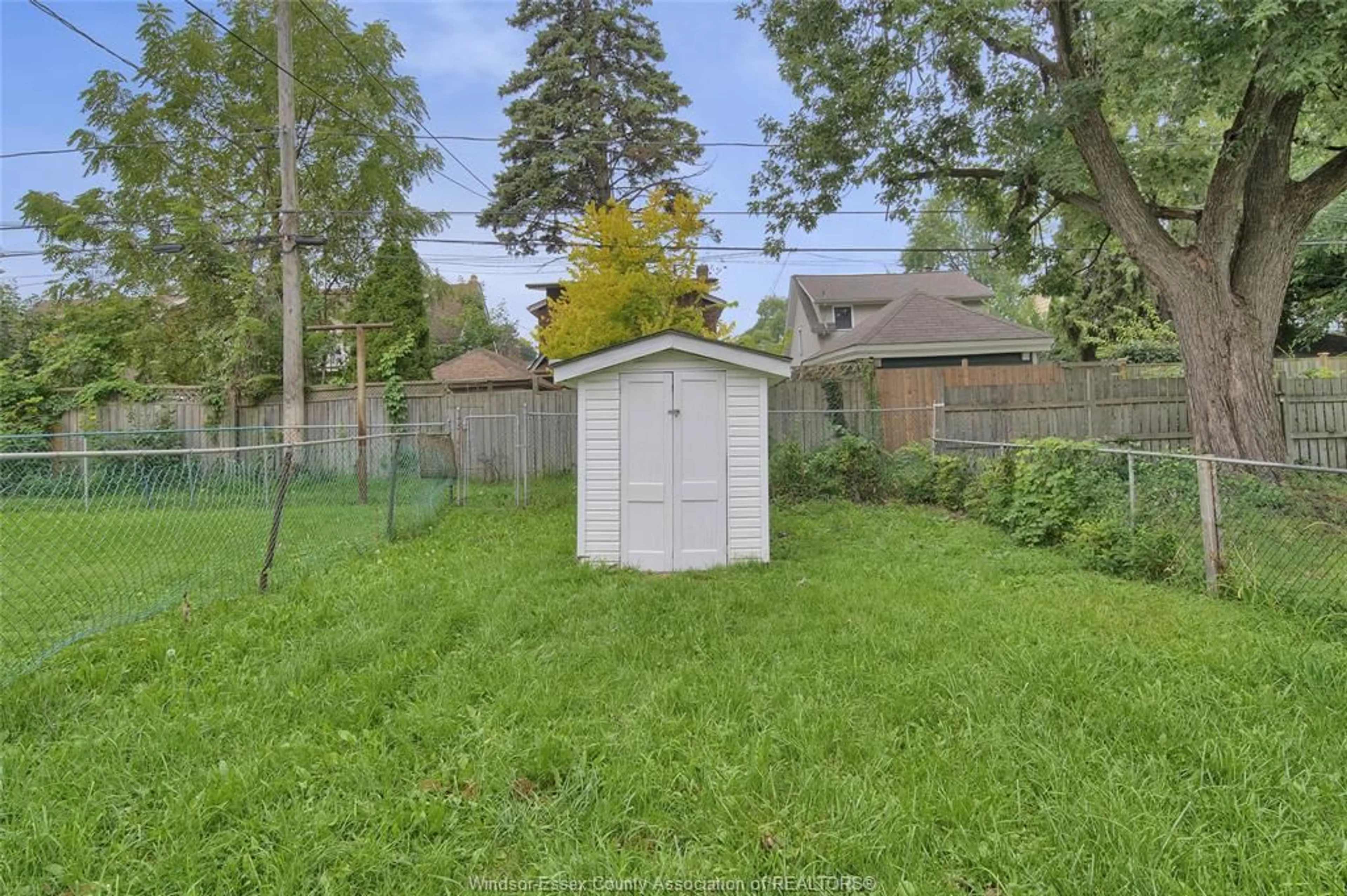 Shed for 477 BRIDGE Ave, Windsor Ontario N9B2M3