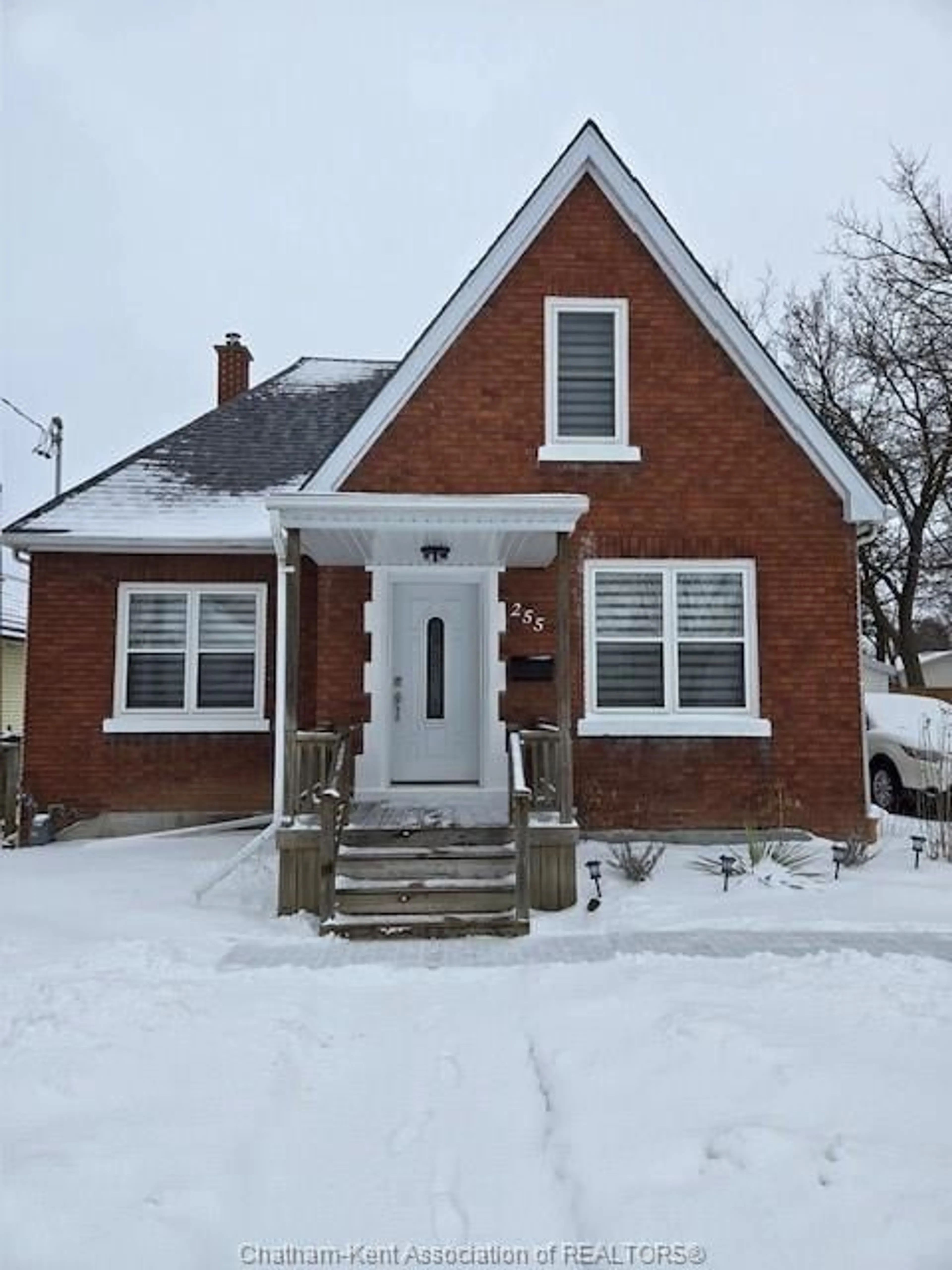 Home with brick exterior material, street for 255 Selkirk St, Chatham Ontario N7L 1Z5