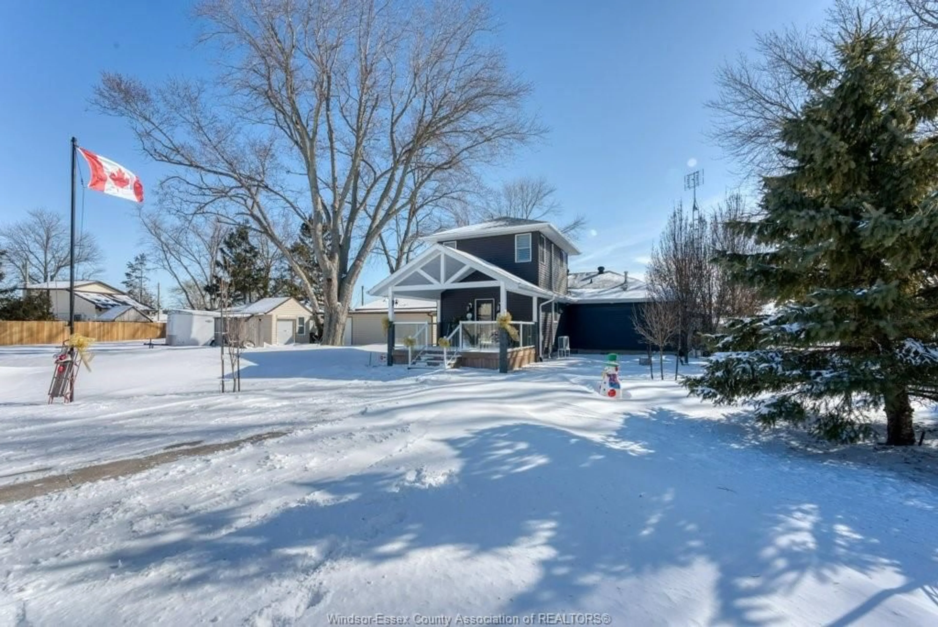 A pic from outside/outdoor area/front of a property/back of a property/a pic from drone, street for 9 PULLEY, Leamington Ontario N0P 2P0