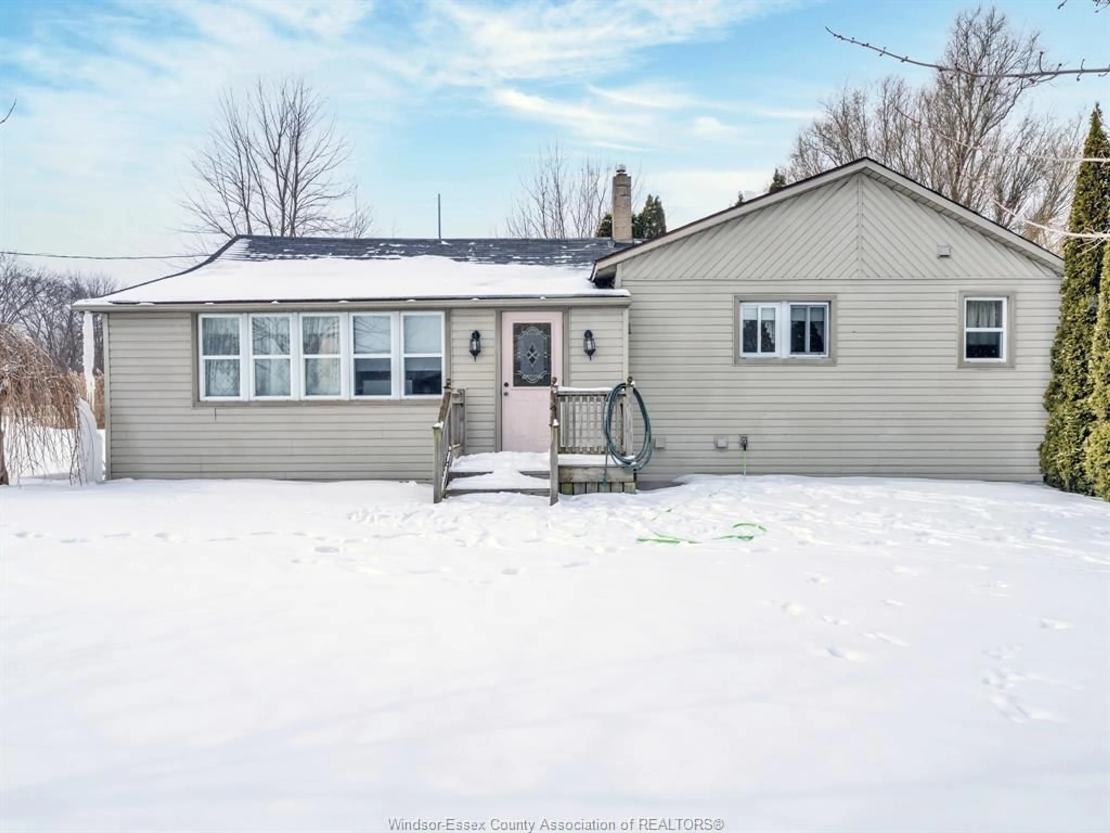 Unknown for 637 Talbot Rd, Leamington Ontario N8H 3V6