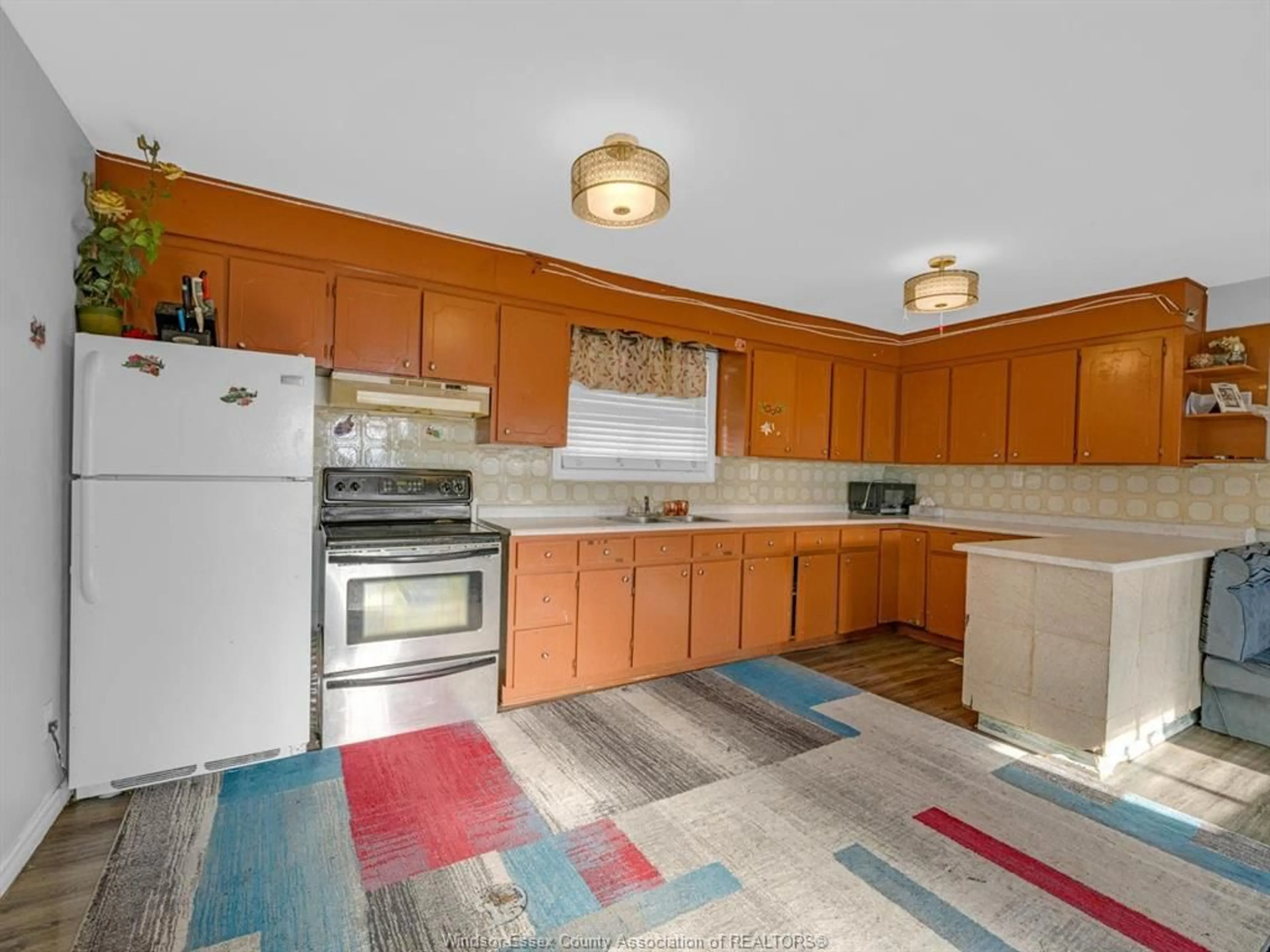 Standard kitchen, ceramic/tile floor for 2596 JOS ST. LOUIS Ave, Windsor Ontario N8T 2M5