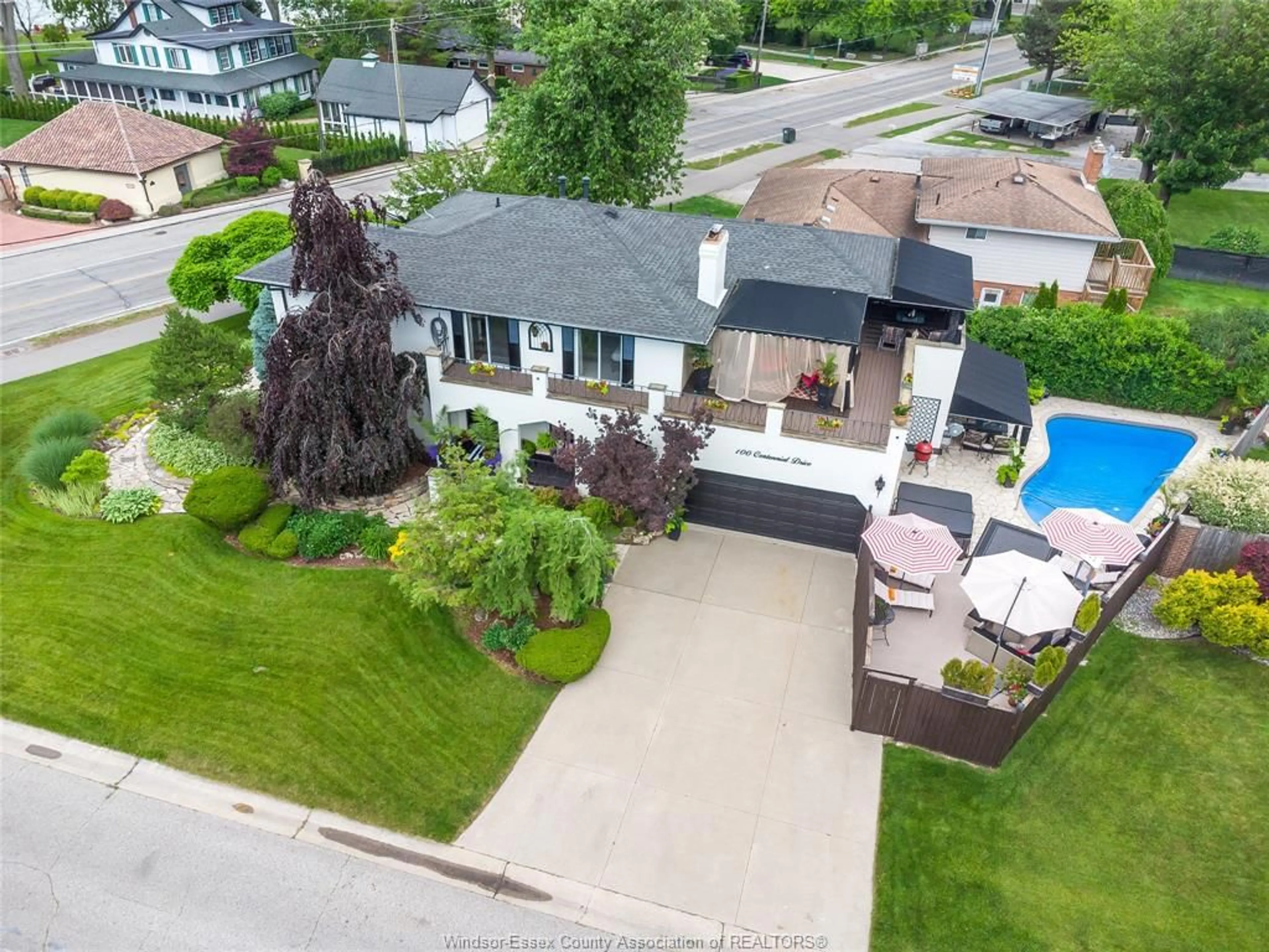 A pic from outside/outdoor area/front of a property/back of a property/a pic from drone, street for 100 CENTENNIAL Dr, Tecumseh Ontario N8N 2N6