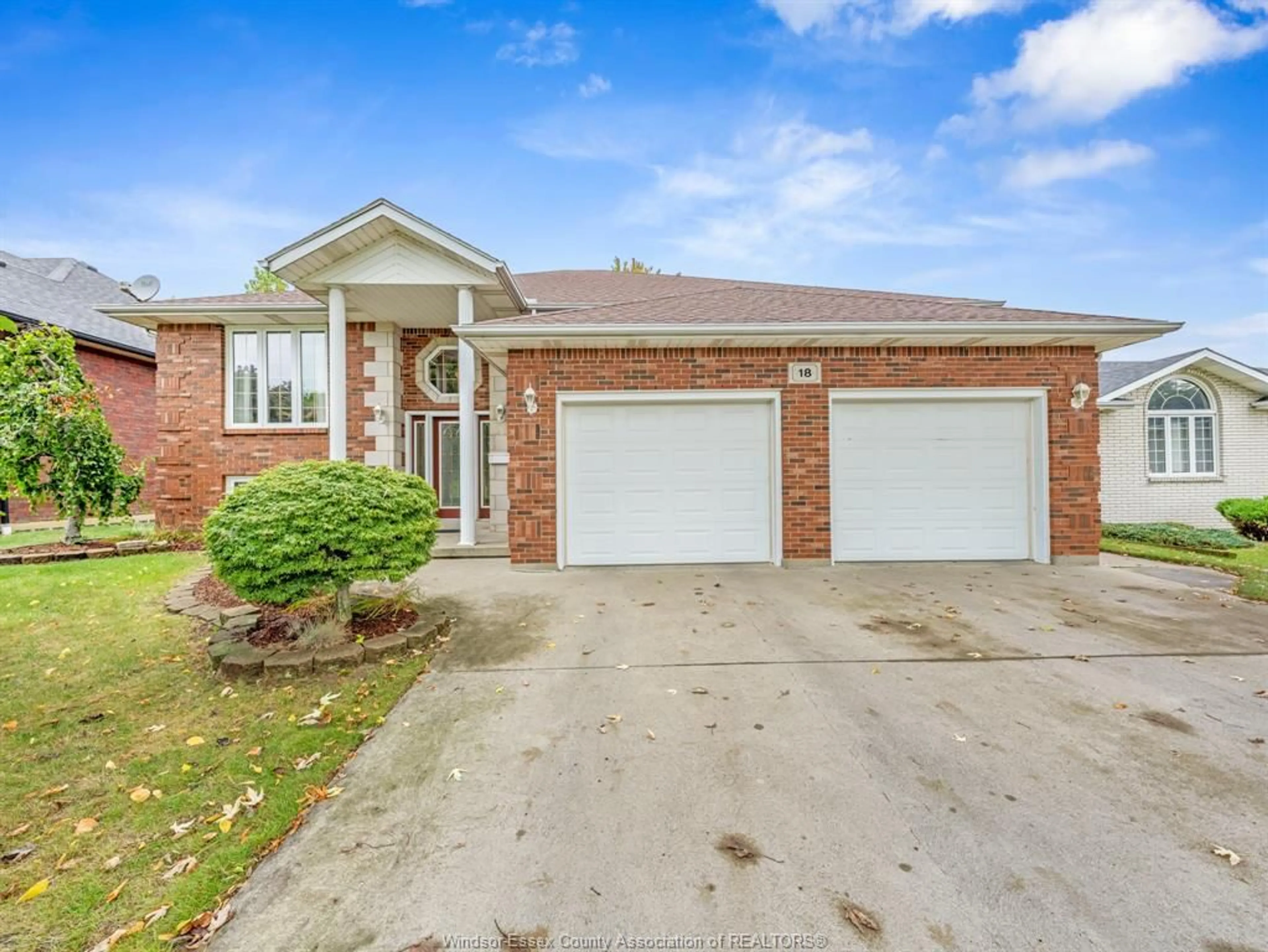 Home with brick exterior material, street for 18 SHAWNEE Crt, Leamington Ontario N8H 5A8