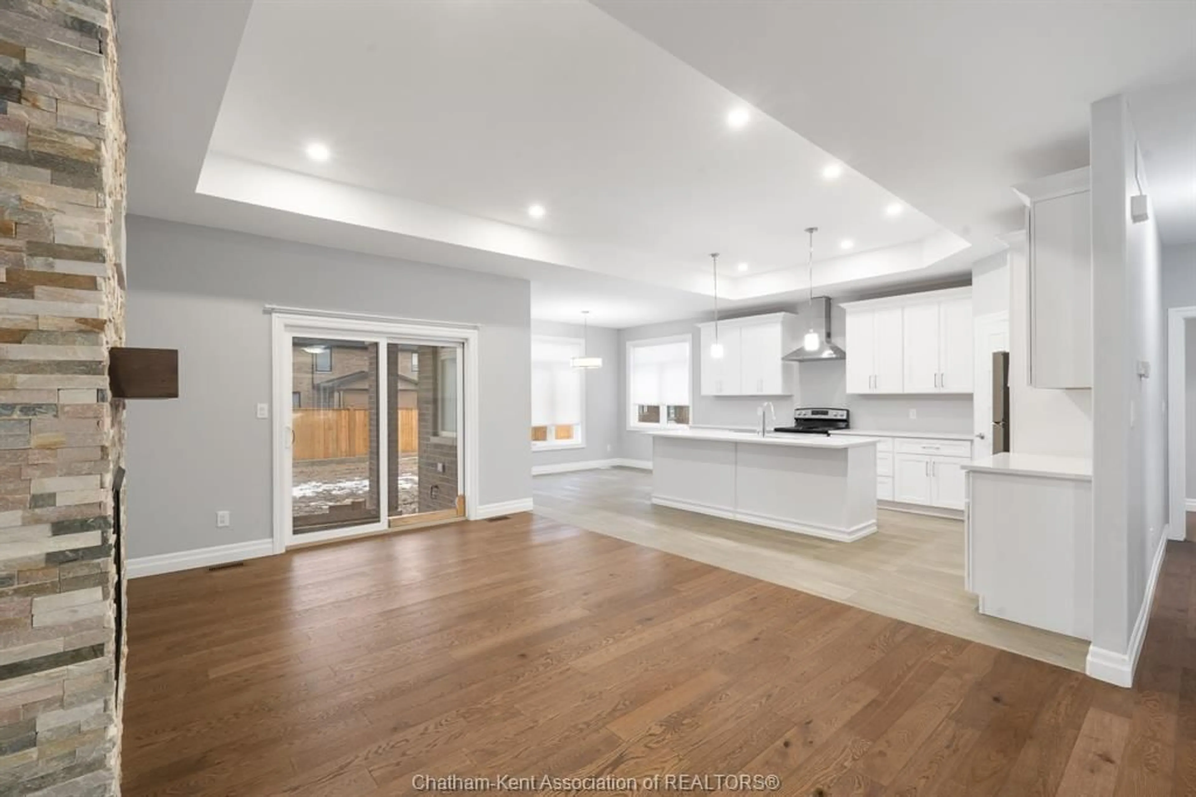 Open concept kitchen, unknown for 19 Tracy Dr, Chatham Ontario N7M0S8