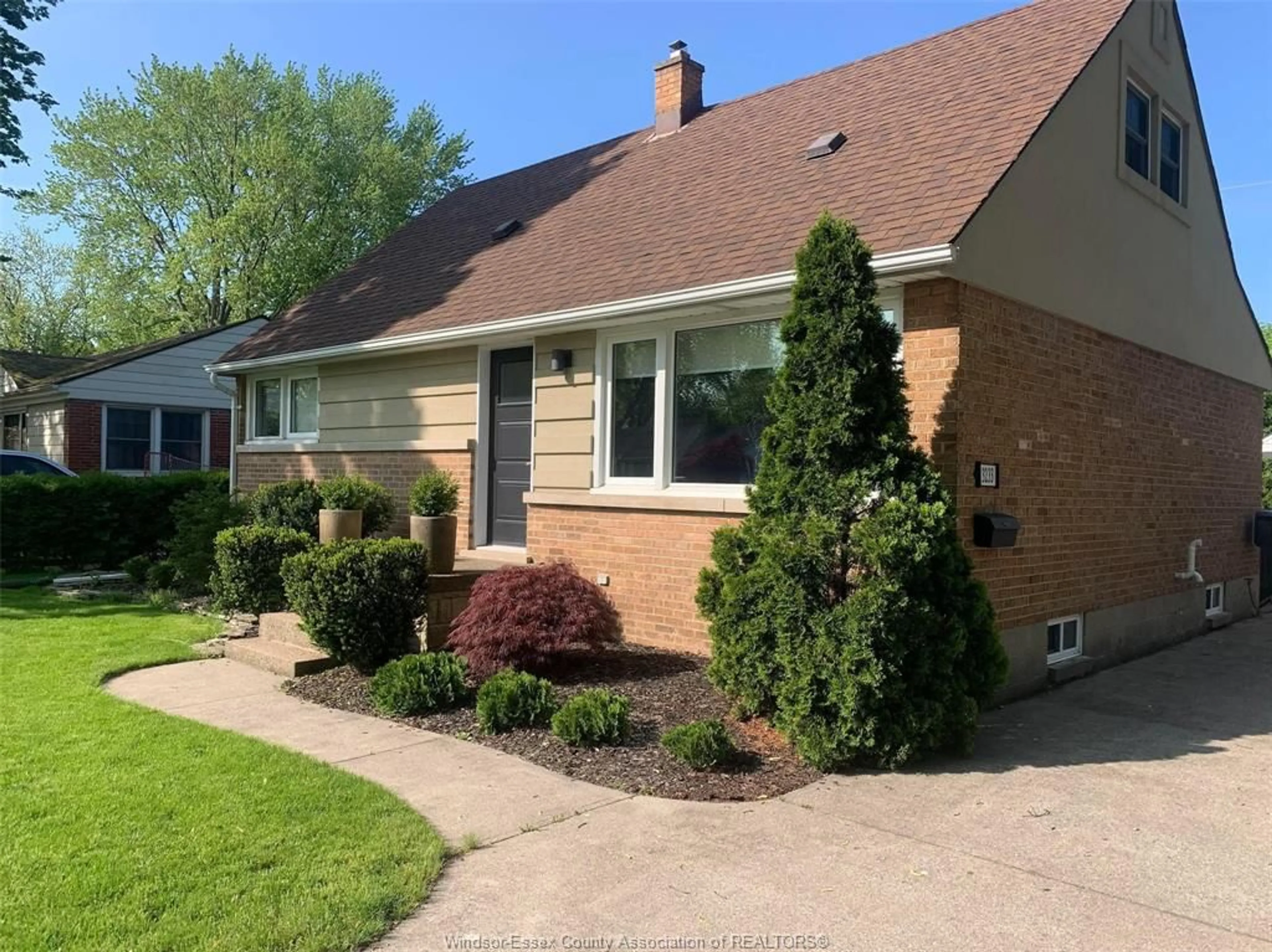 Home with brick exterior material, street for 3233 DANDURAND Blvd, Windsor Ontario N9E 2E9