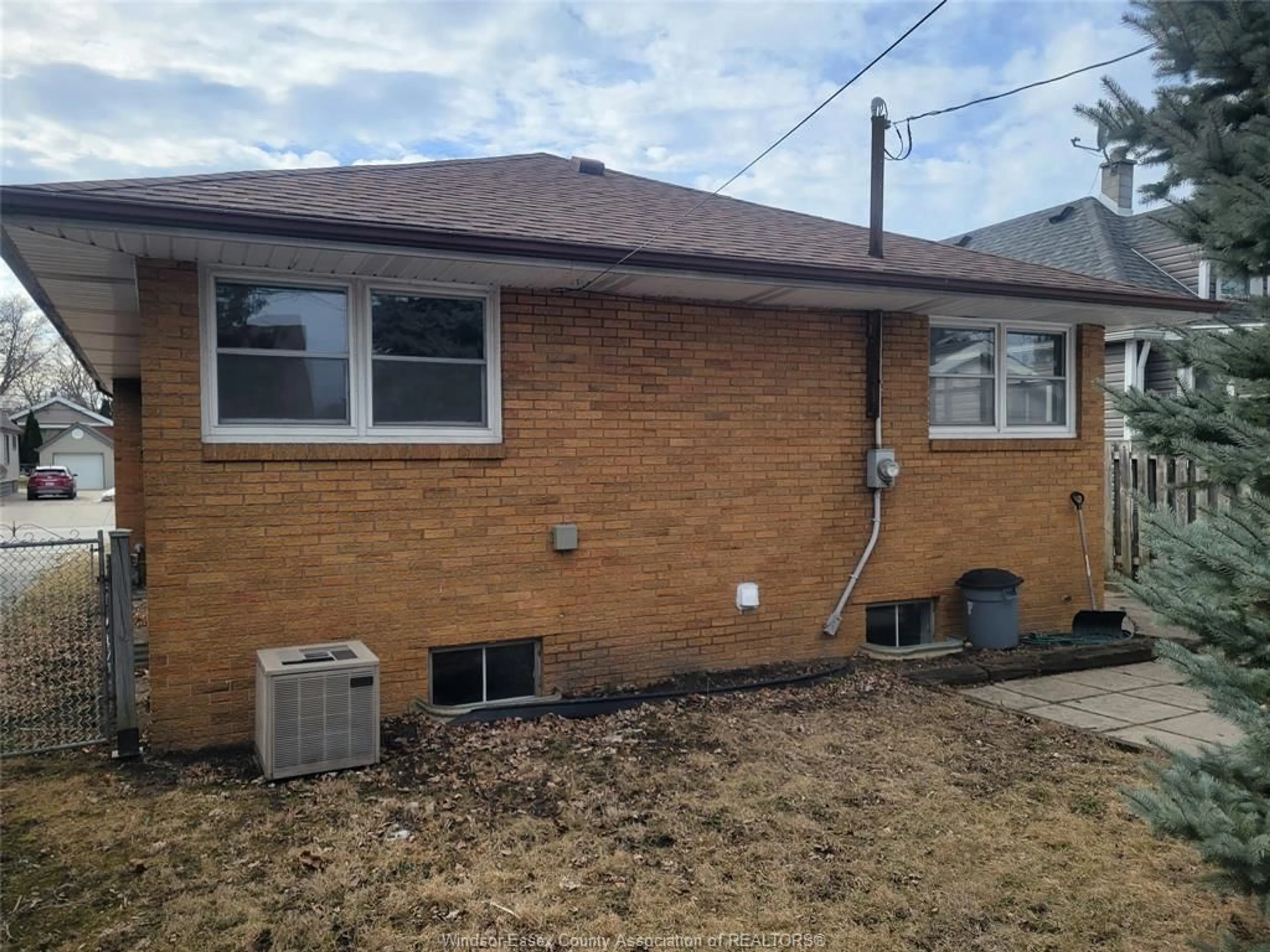 Home with brick exterior material, street for 942 Reedmere, Windsor Ontario N8S 2L8