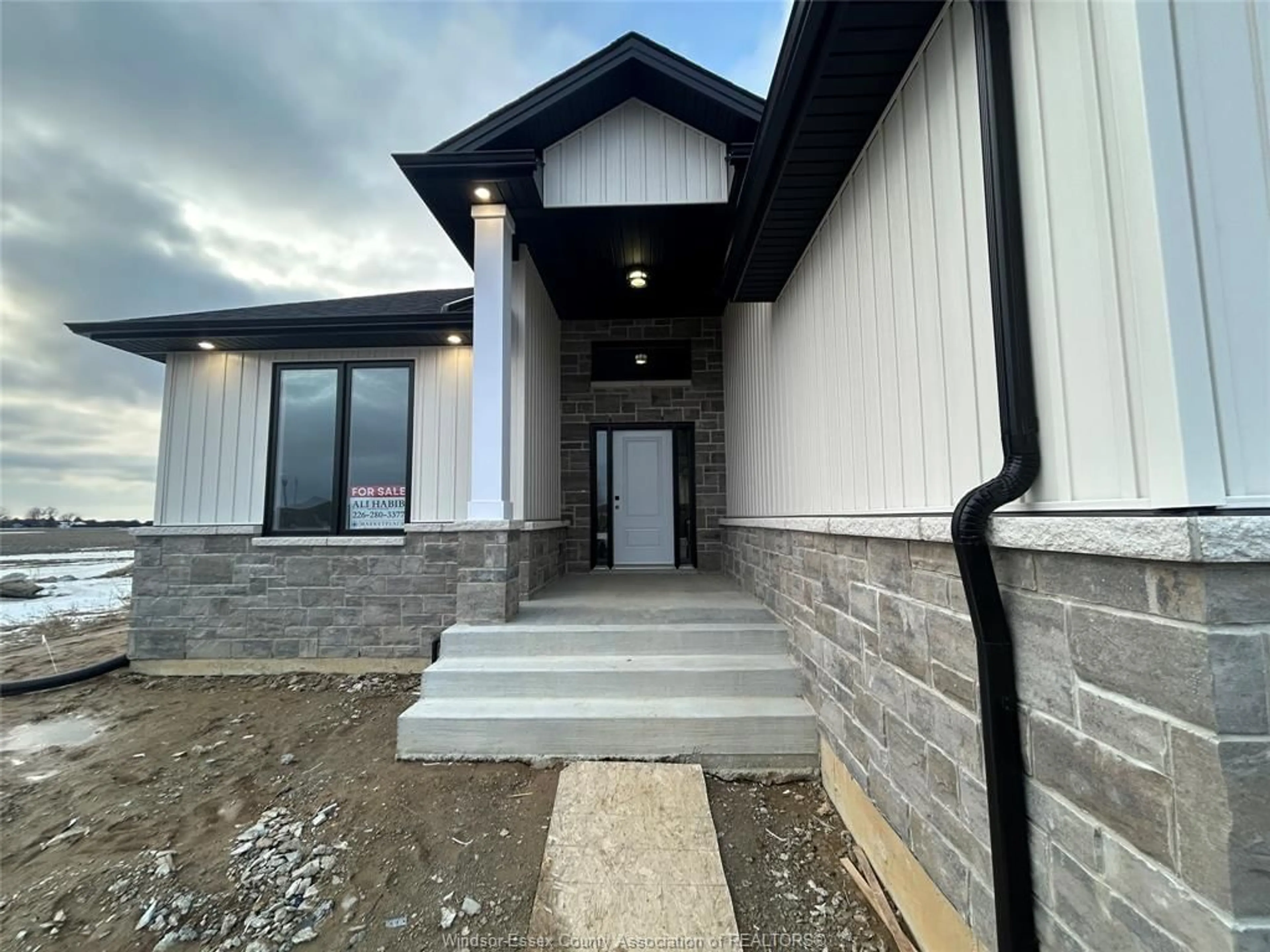 Unknown for 99 VALENCIA Dr, Chatham Ontario N7L 0G3