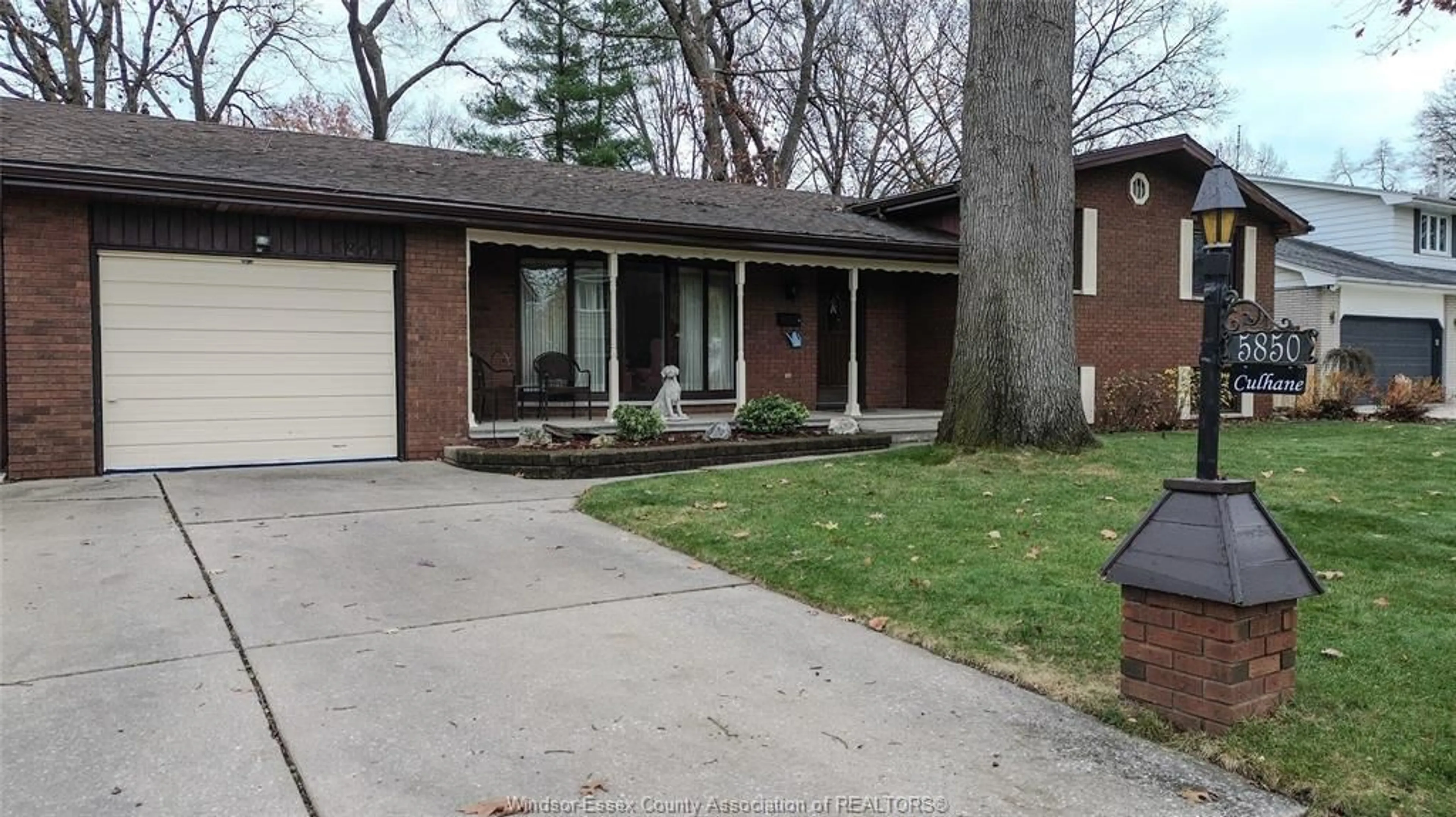 Home with brick exterior material, street for 5850 DALTON, LaSalle Ontario N9H 1N1