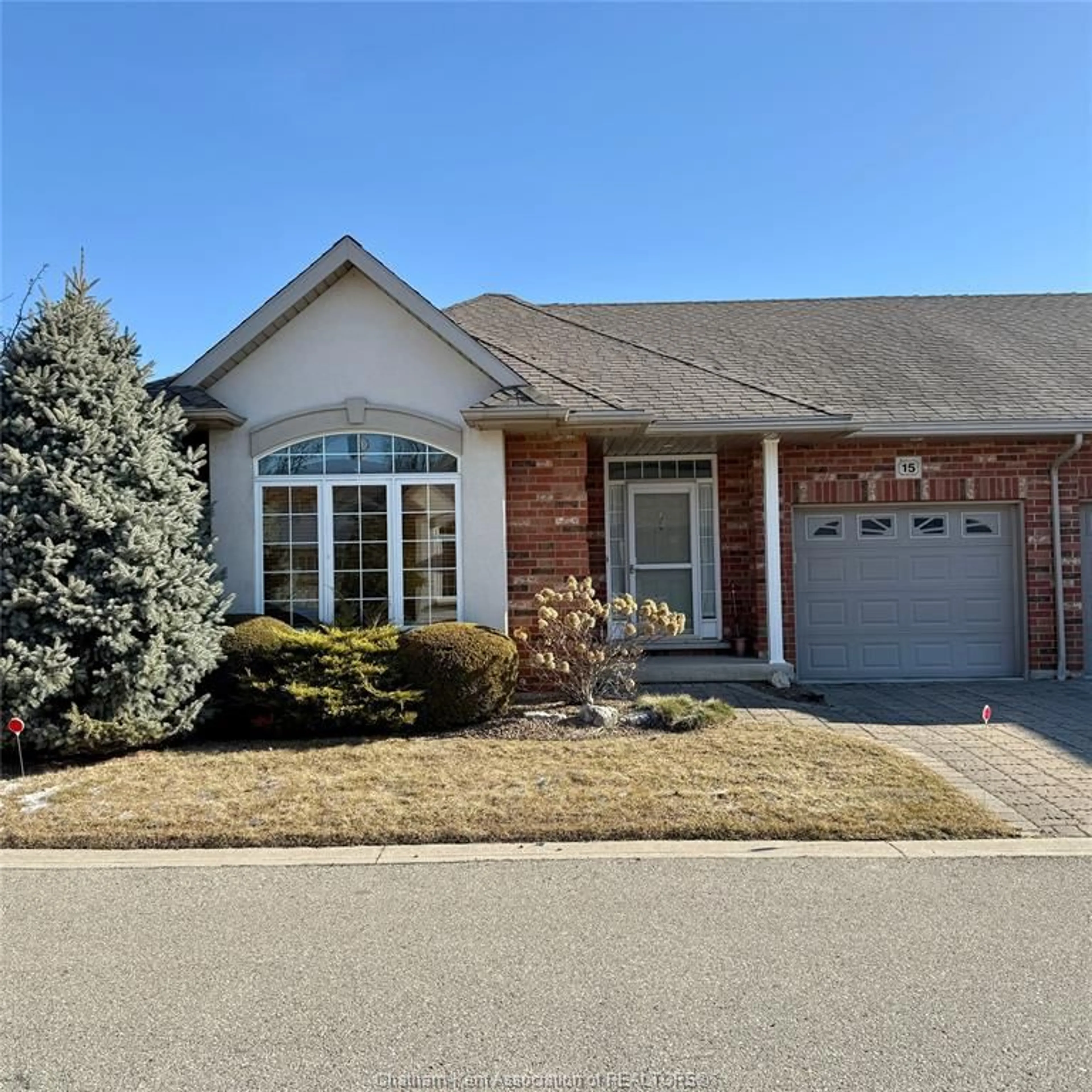 Home with brick exterior material, street for 15 OAKGROVE Lane, Chatham Ontario N7L 5R9