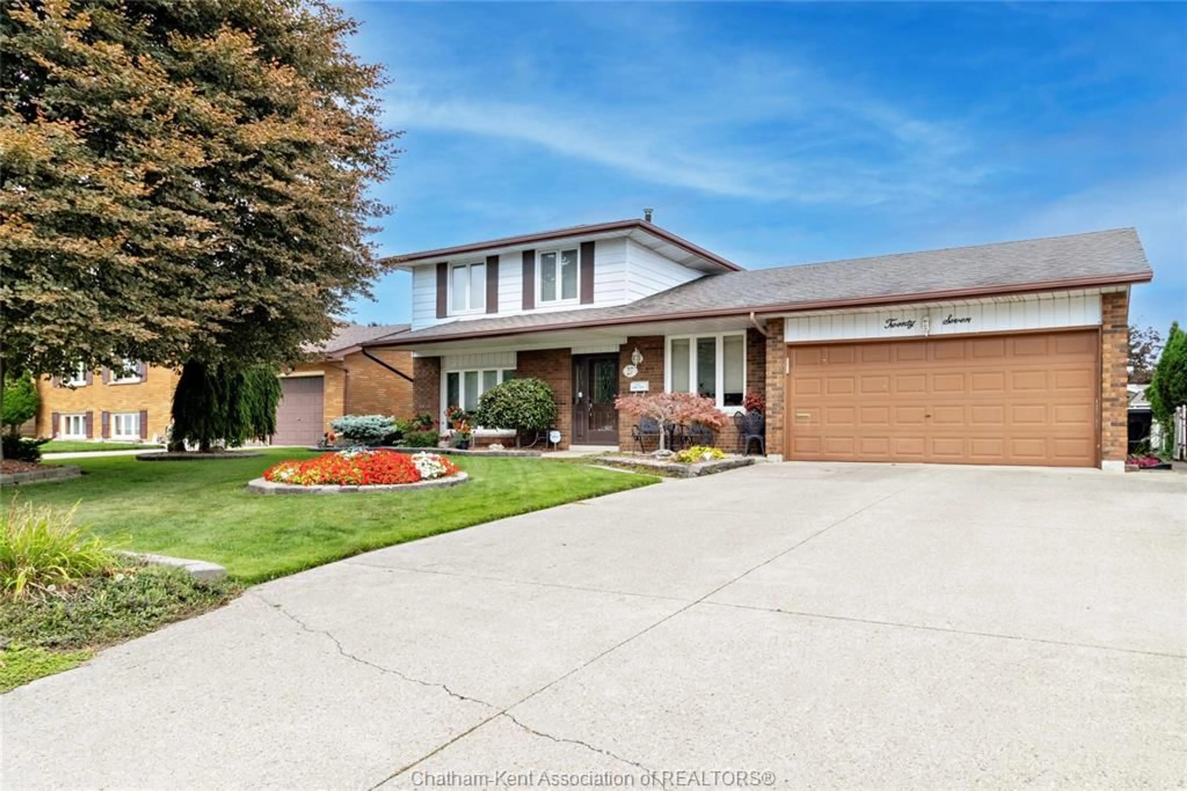 Home with brick exterior material, street for 27 JOANNE St, Chatham Ontario N7M 4S1