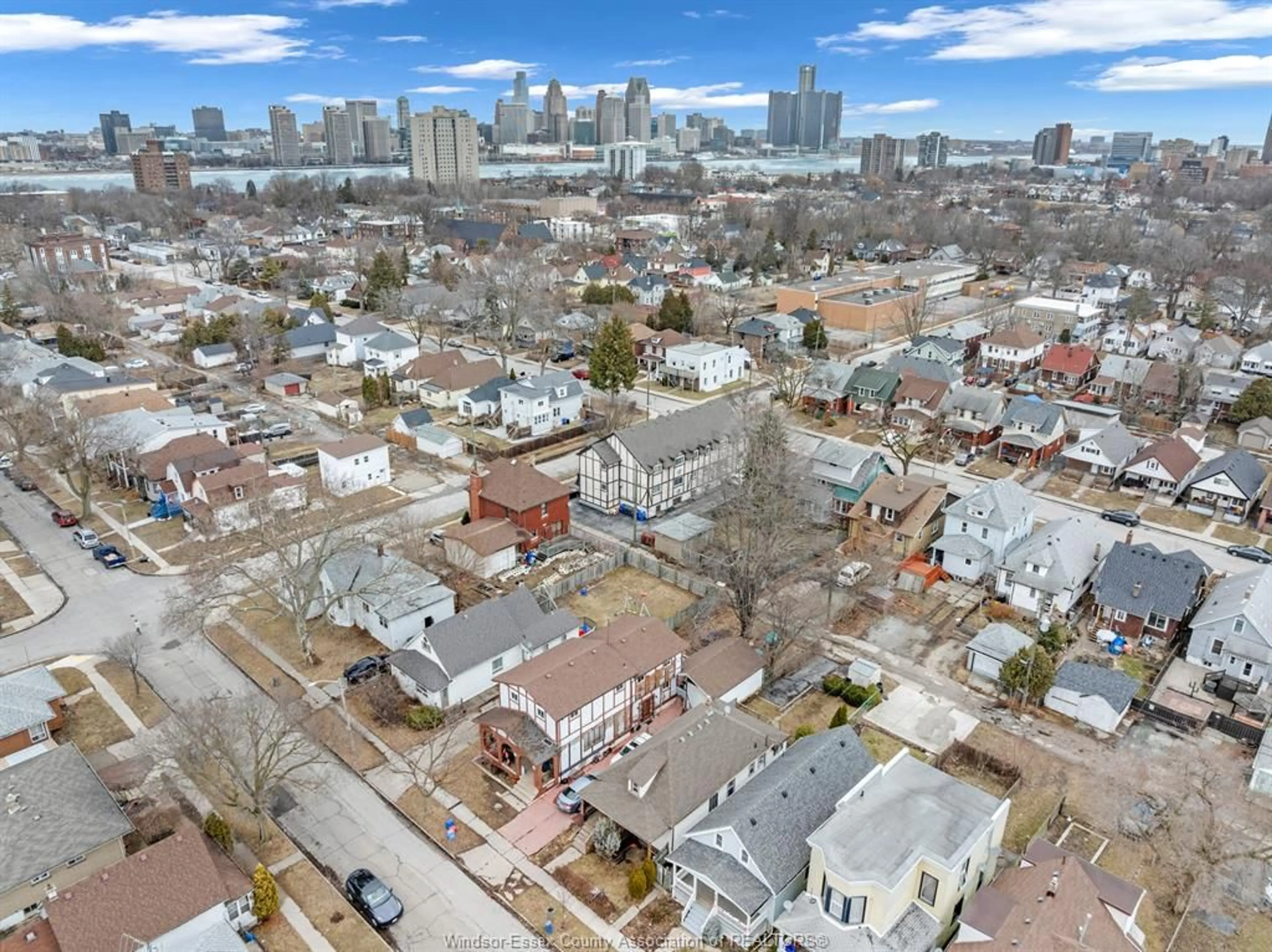 A pic from outside/outdoor area/front of a property/back of a property/a pic from drone, city buildings view from balcony for 430 MCEWAN, Windsor Ontario N9B 2E8