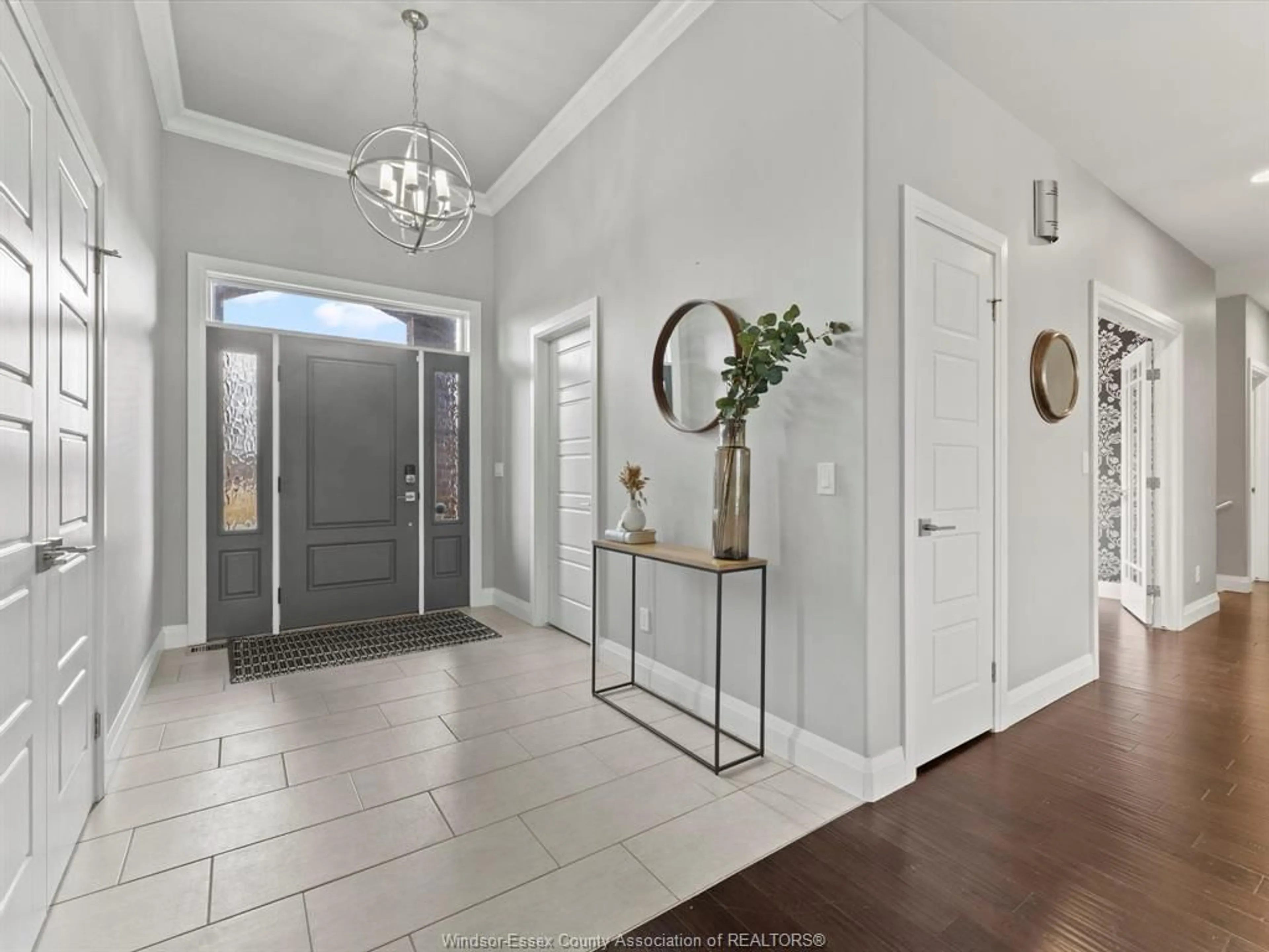 Indoor entryway for 7040 EAGLE Cres, Amherstburg Ontario N0R 1J0