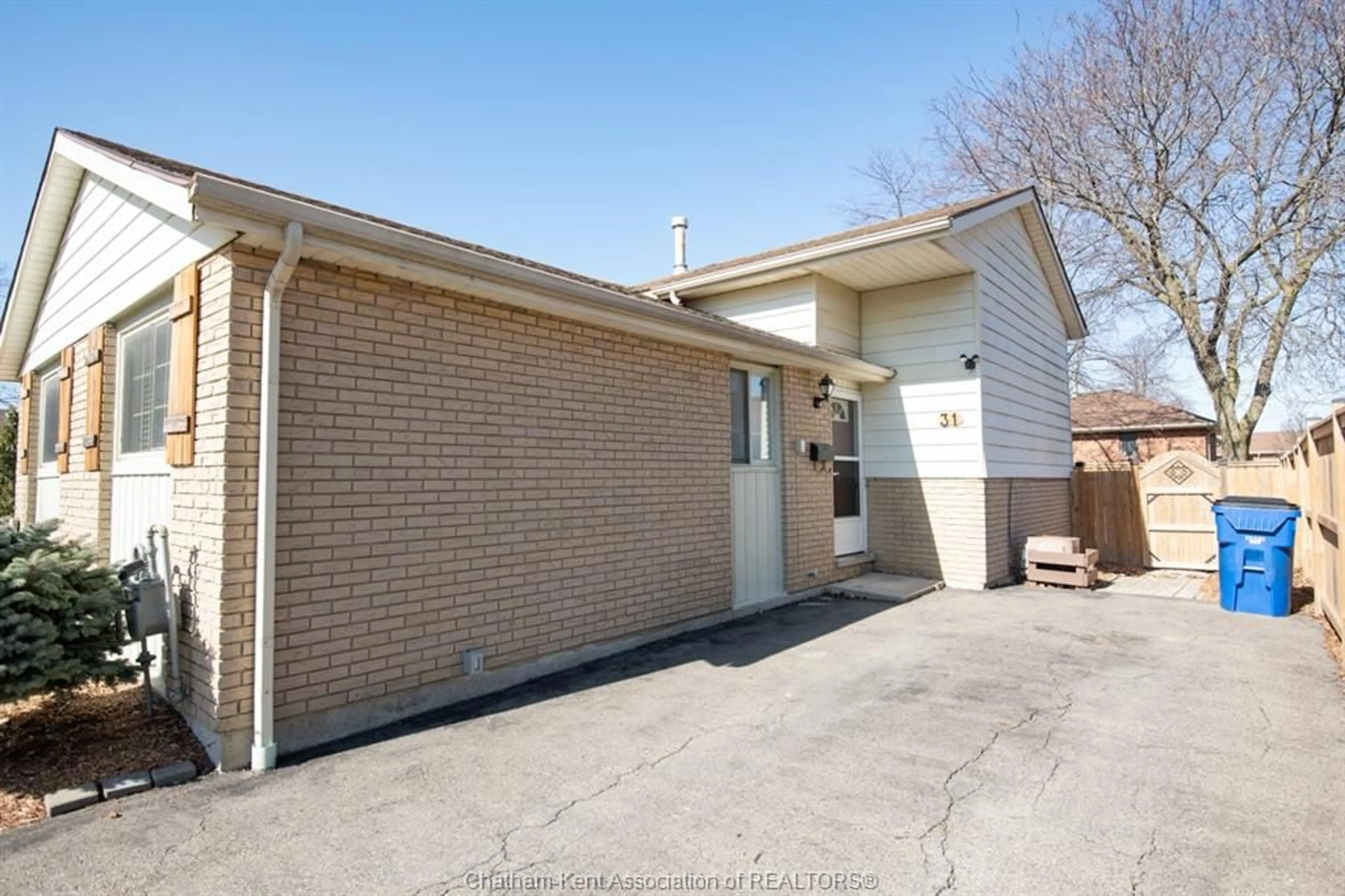 Unknown for 31 EARL Dr, Chatham Ontario N7M 5Y7