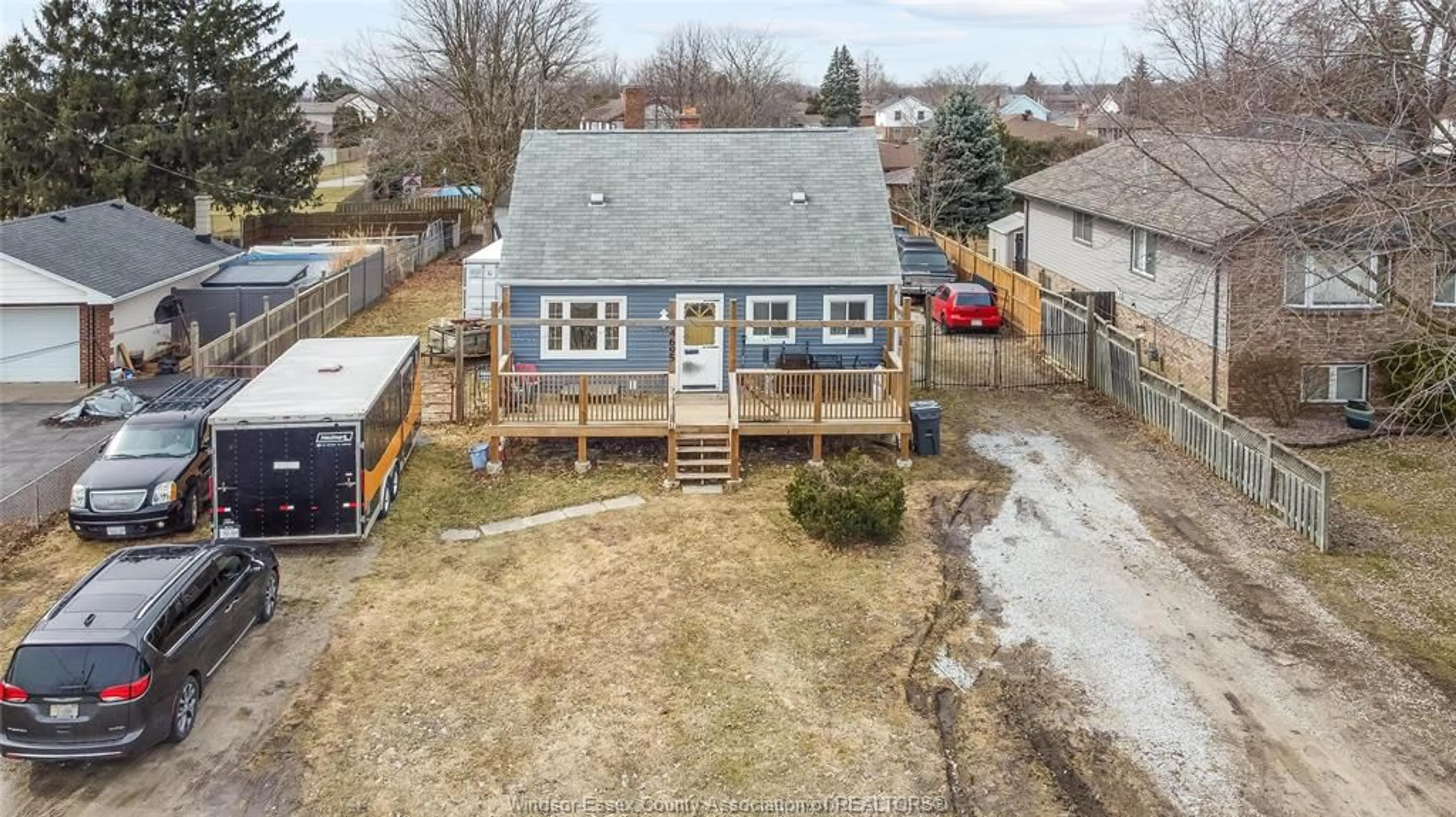 A pic from outside/outdoor area/front of a property/back of a property/a pic from drone, street for 4695 MONTGOMERY Dr, LaSalle Ontario N9H 1E6