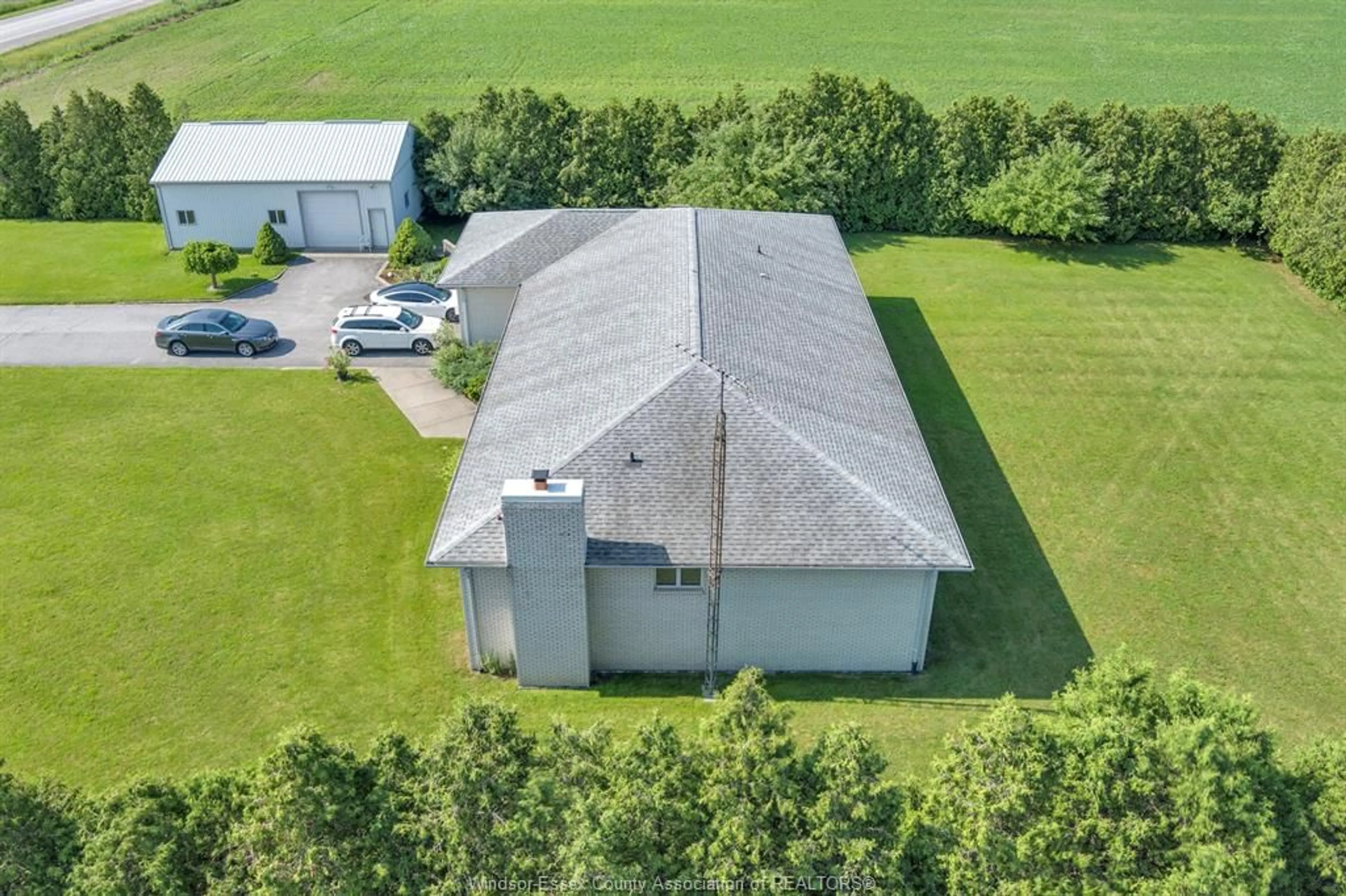 A pic from outside/outdoor area/front of a property/back of a property/a pic from drone, building for 4155 MANNING Rd, Tecumseh Ontario N0R 1K0