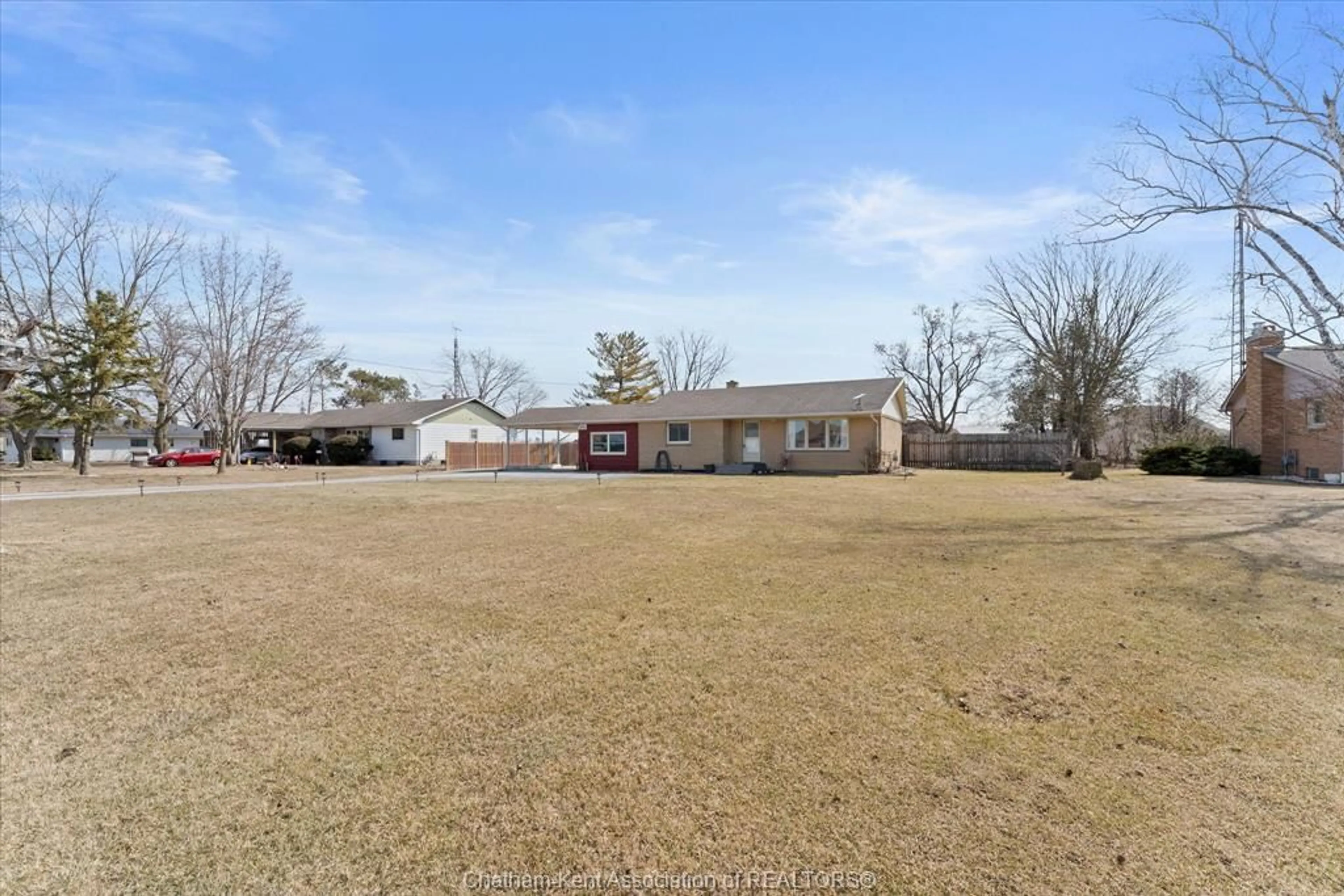 A pic from outside/outdoor area/front of a property/back of a property/a pic from drone, unknown for 830 Talbot Rd, Wheatley Ontario N0P2P0