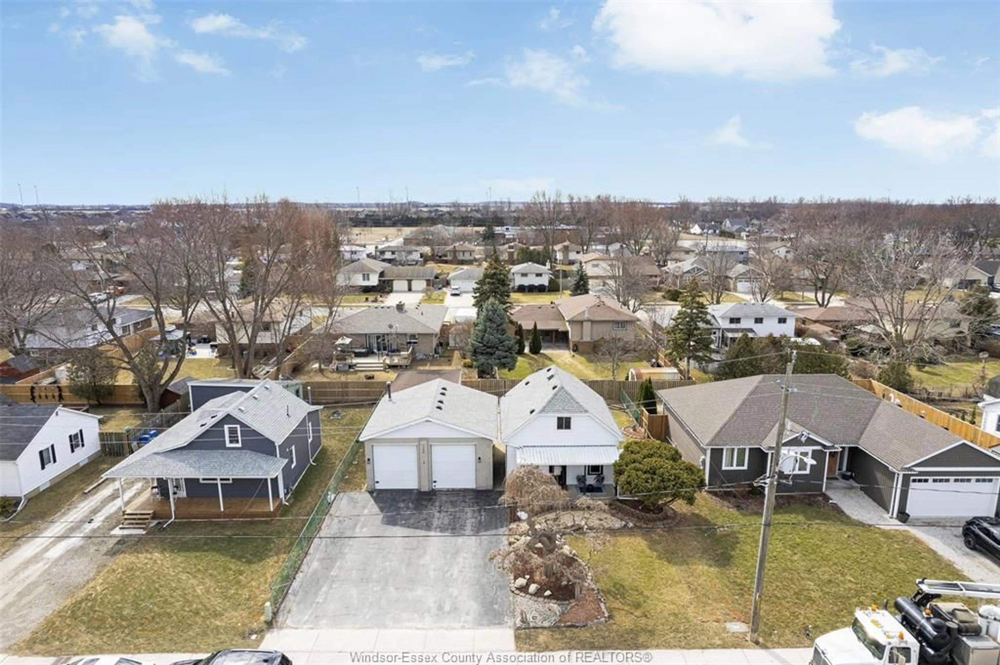 A pic from outside/outdoor area/front of a property/back of a property/a pic from drone, street for 366 ST. CHARLES St, Belle River Ontario N0R 1A0