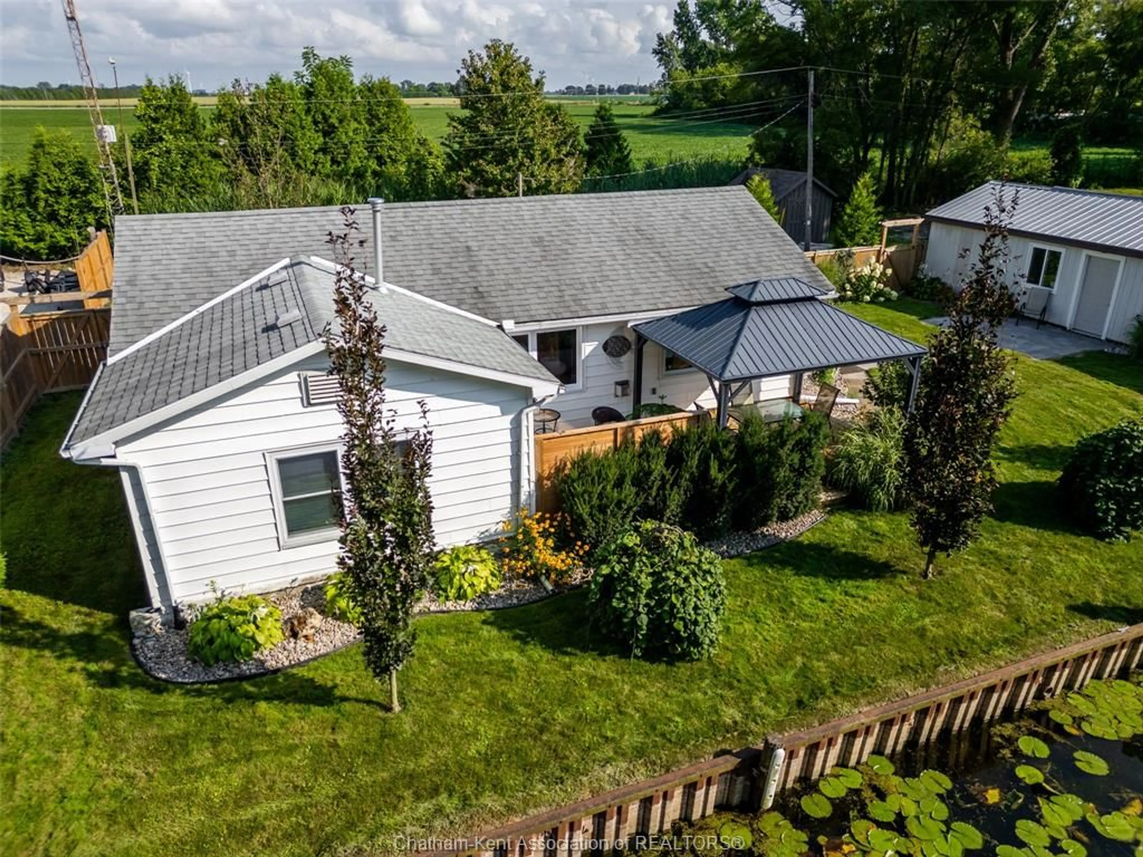 A pic from outside/outdoor area/front of a property/back of a property/a pic from drone, unknown for 7191 Haven Line, Mitchell's Bay Ontario N8A 4L3