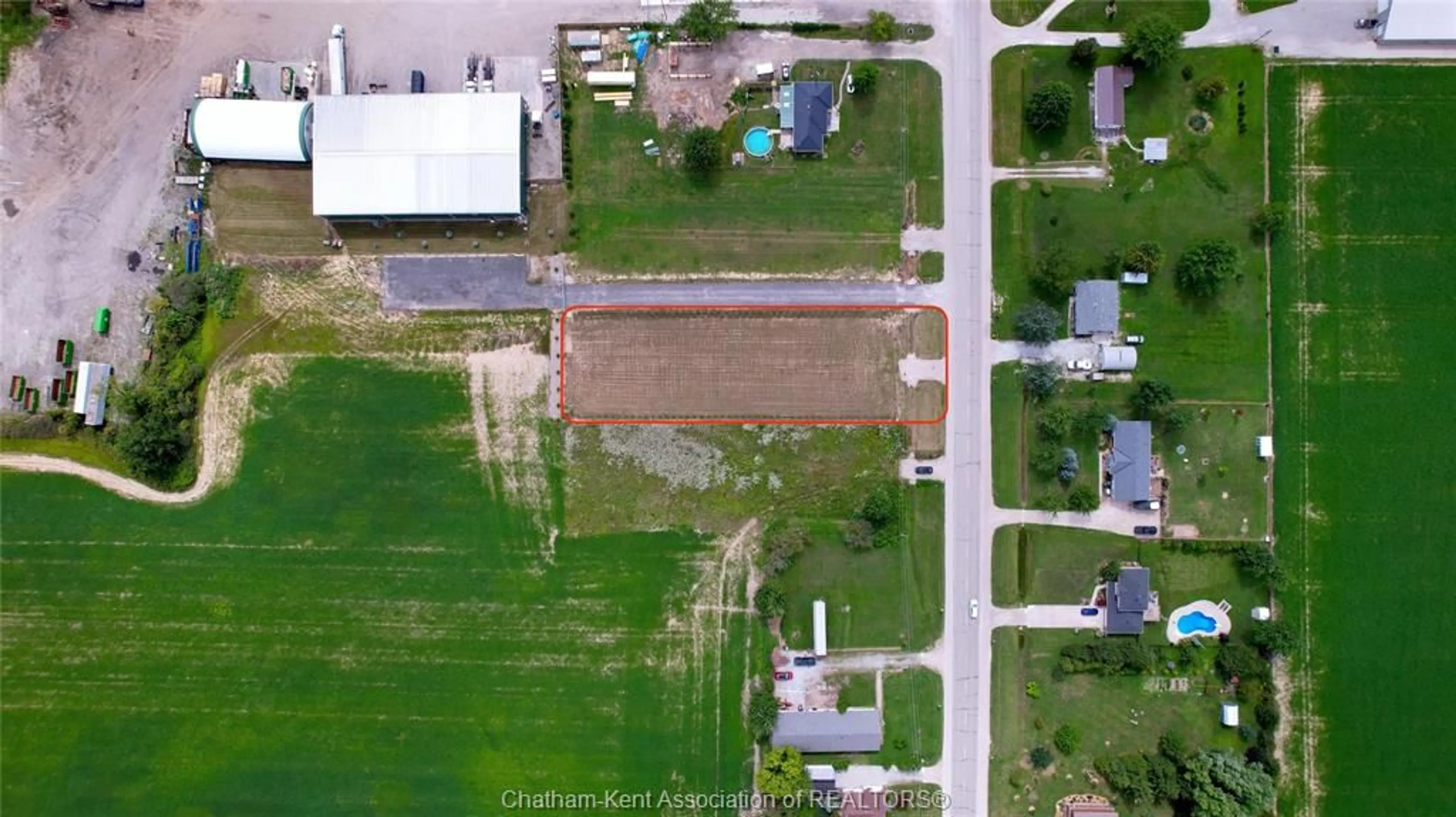 A pic from outside/outdoor area/front of a property/back of a property/a pic from drone, street for 6604 Middle Line, South Buxton Ontario N0P1W0