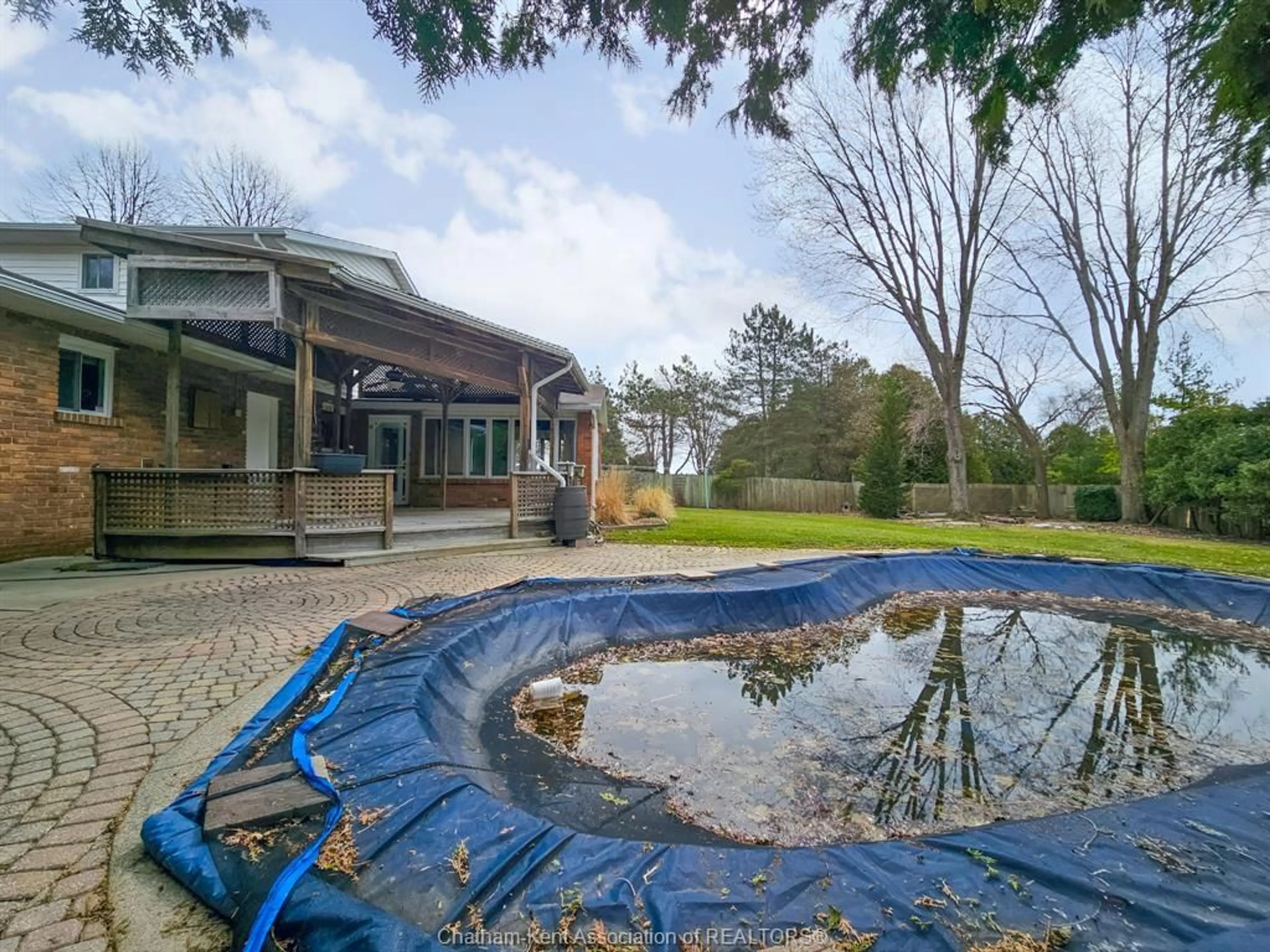 Pool for 14 Willcox St, Chatham Ontario N7M 6E3