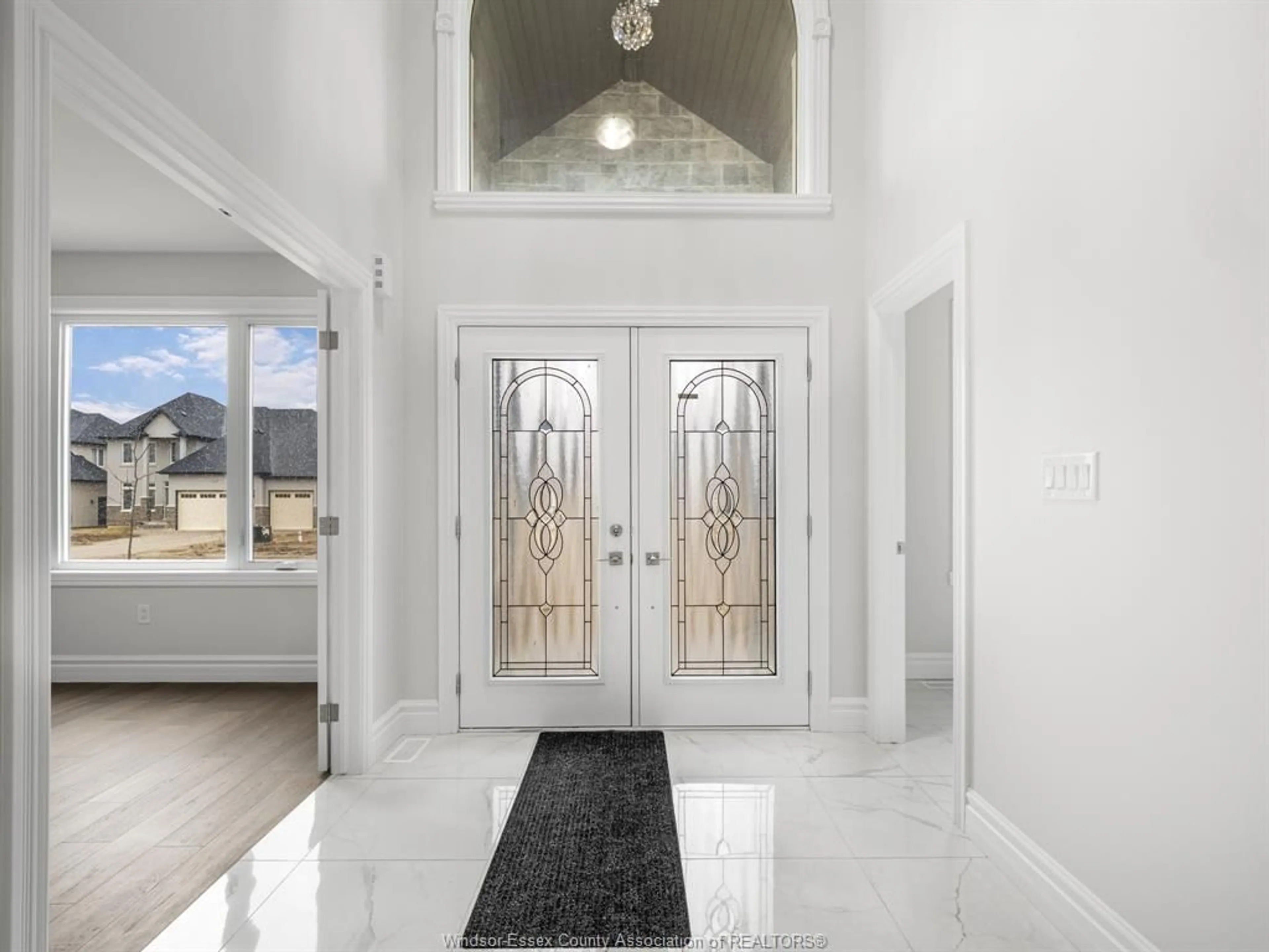 Indoor entryway for 216 Cowan Crt, Amherstburg Ontario N9V0G9