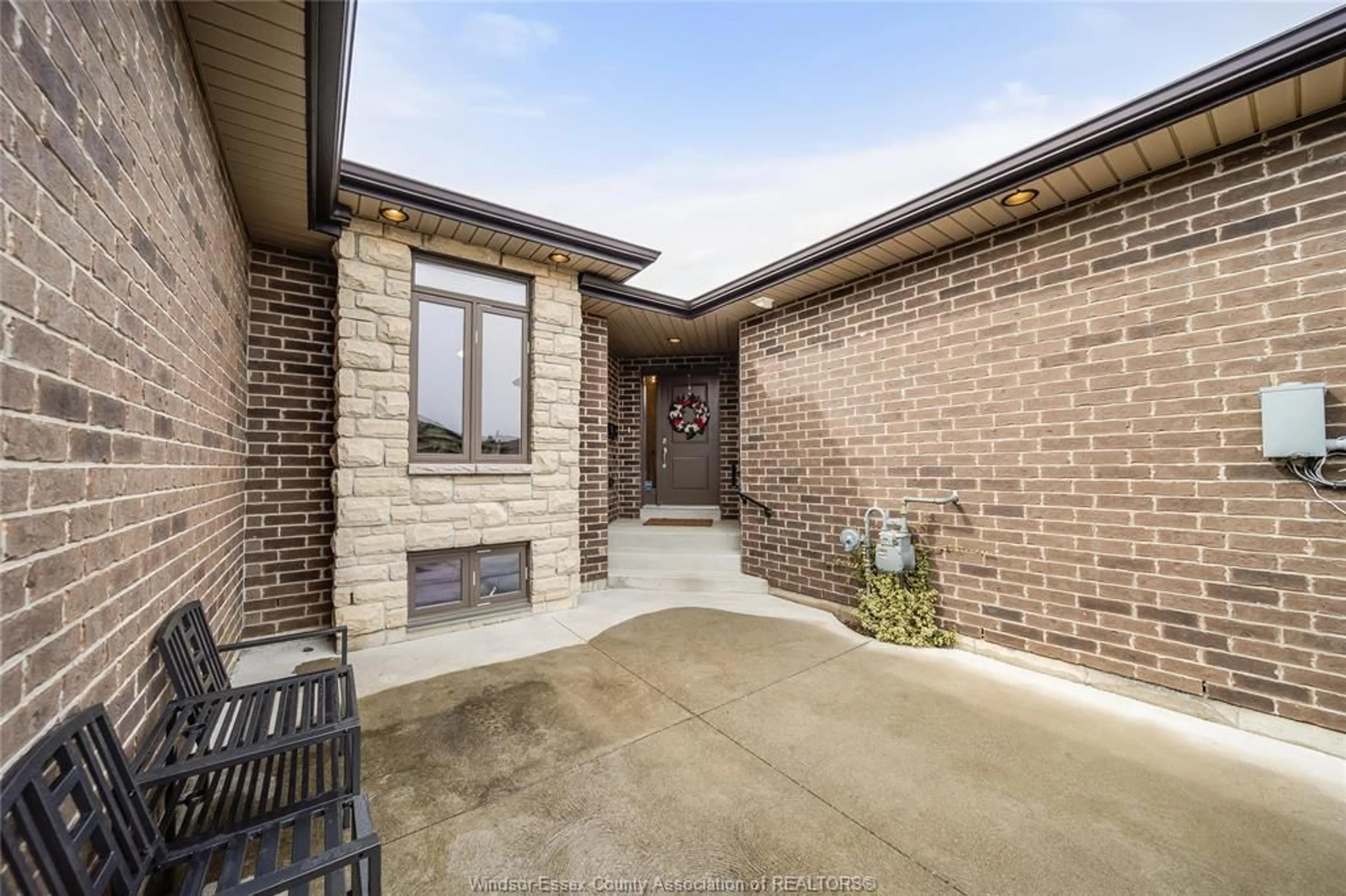 Home with brick exterior material, street for 468 OLD COLONY Trail, Amherstburg Ontario N9V 0A2