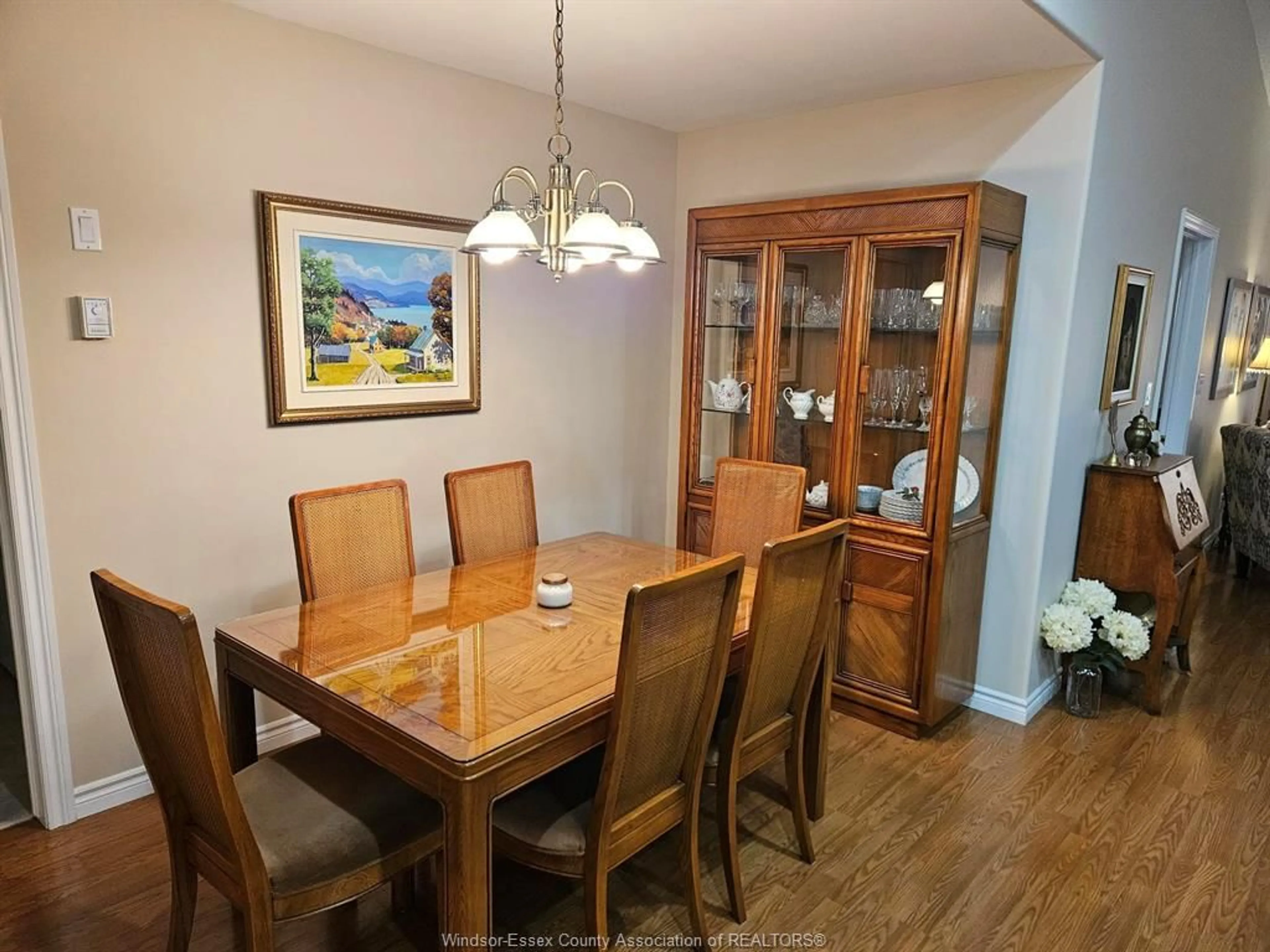 Dining room, wood/laminate floor for 1929 KIRKLAND Ave, Windsor Ontario N8P 1P7
